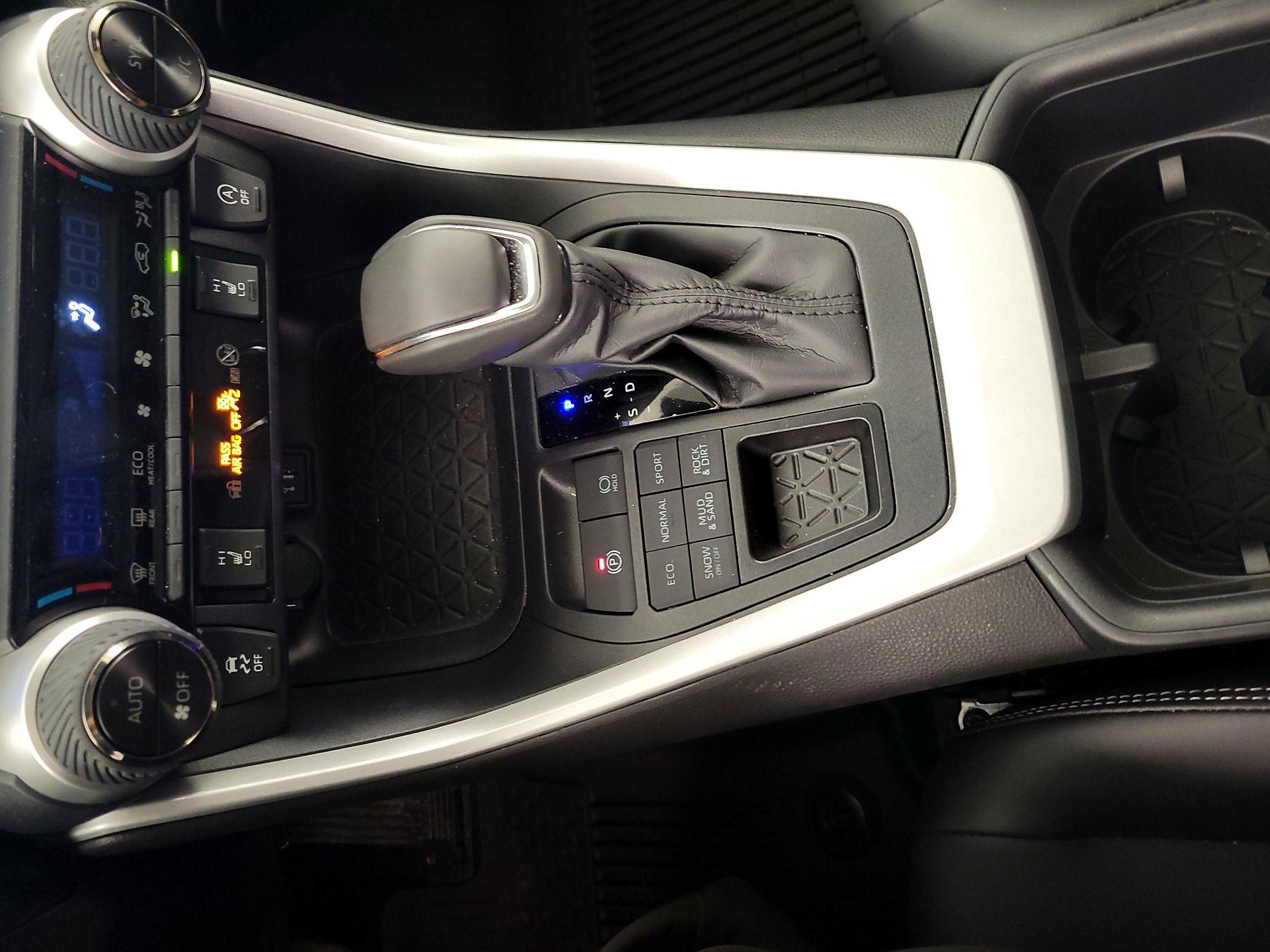 Thumbnail: 2025 Toyota RAV4 - 17