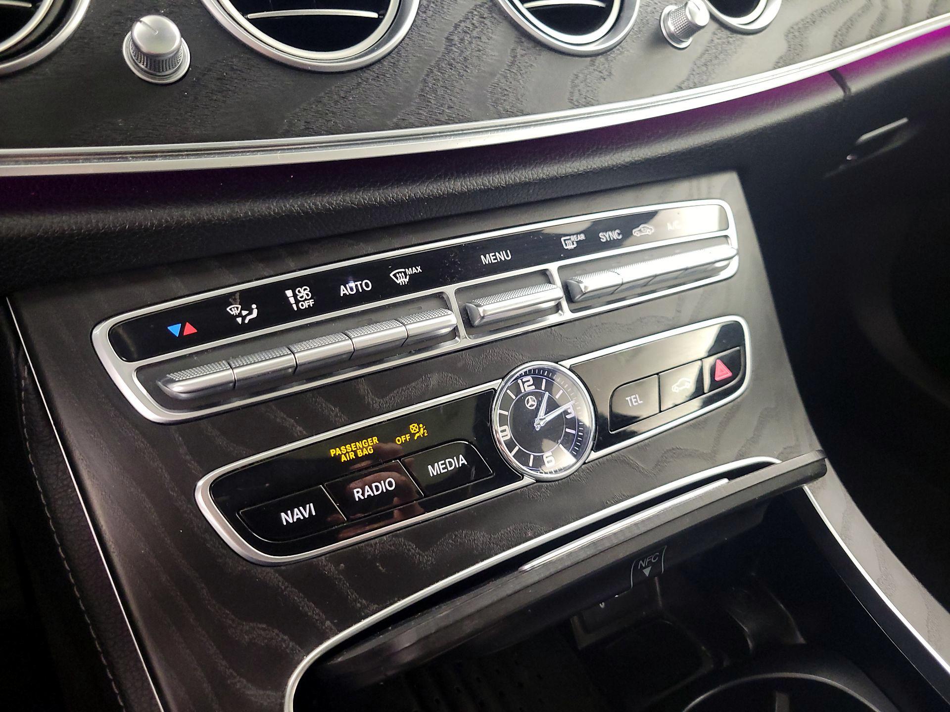 Thumbnail: 2020 Mercedes-Benz E-Class - 17