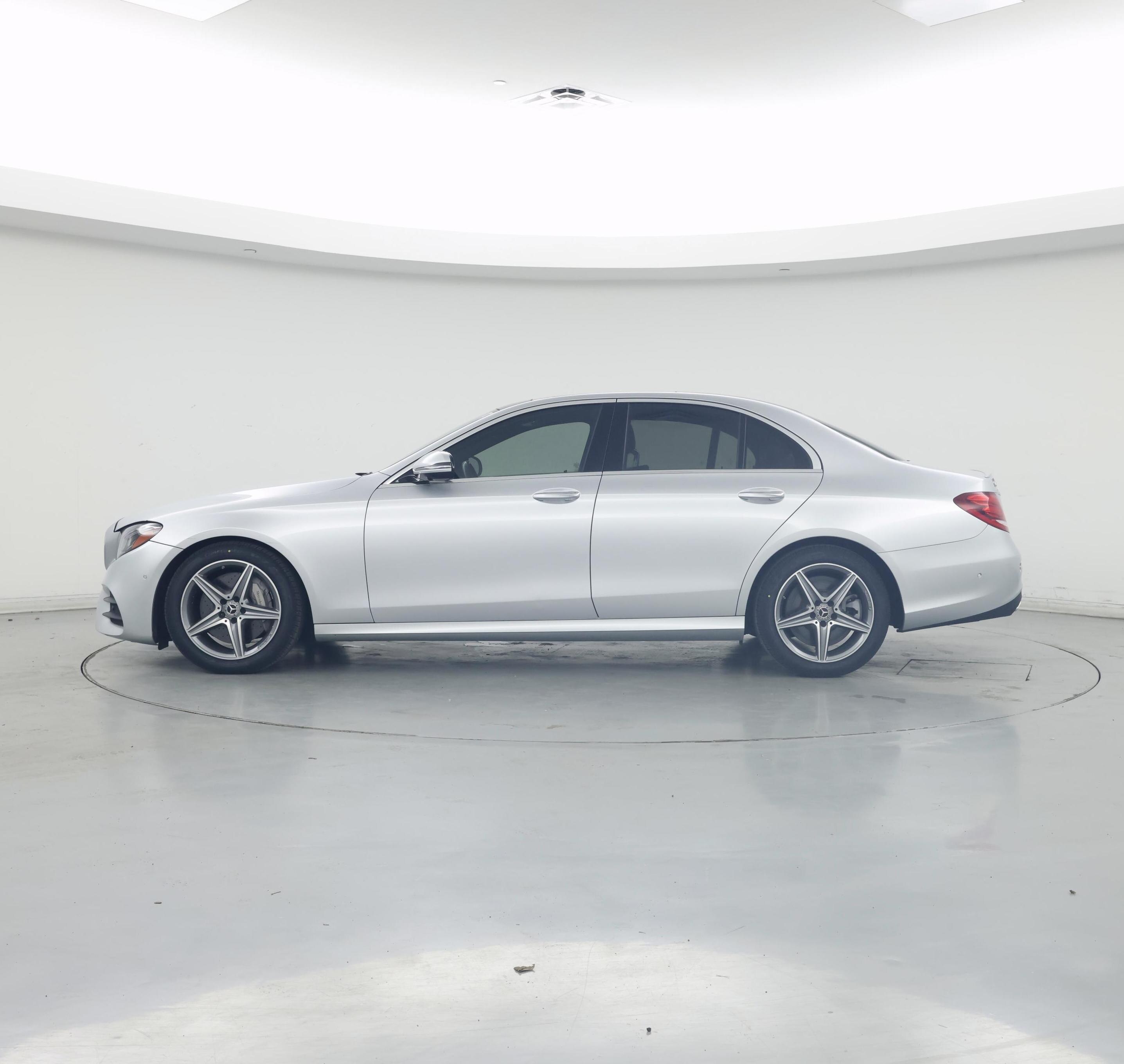 Thumbnail: 2020 Mercedes-Benz E-Class - 3