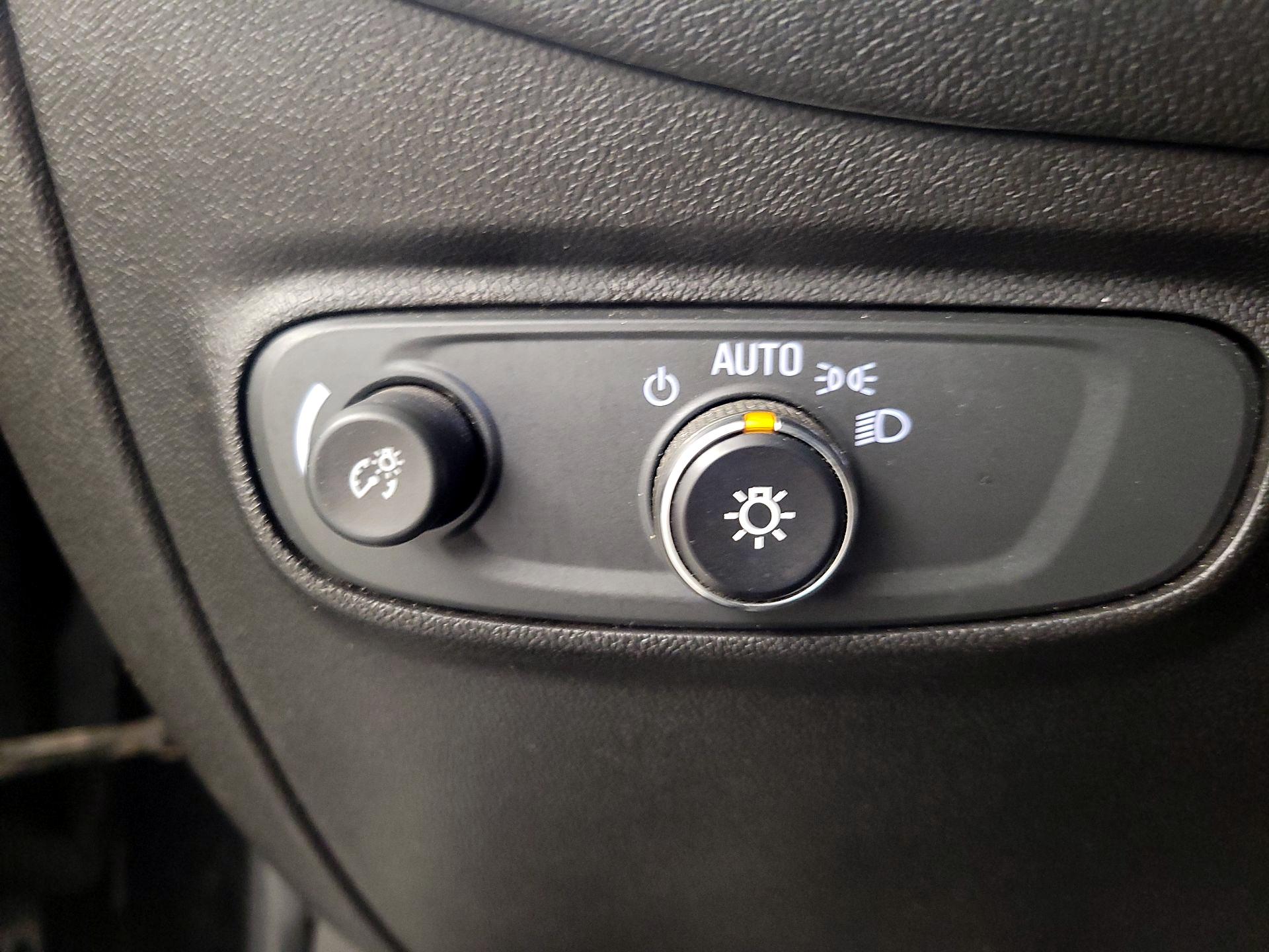 Thumbnail: 2020 Chevrolet Equinox - 13