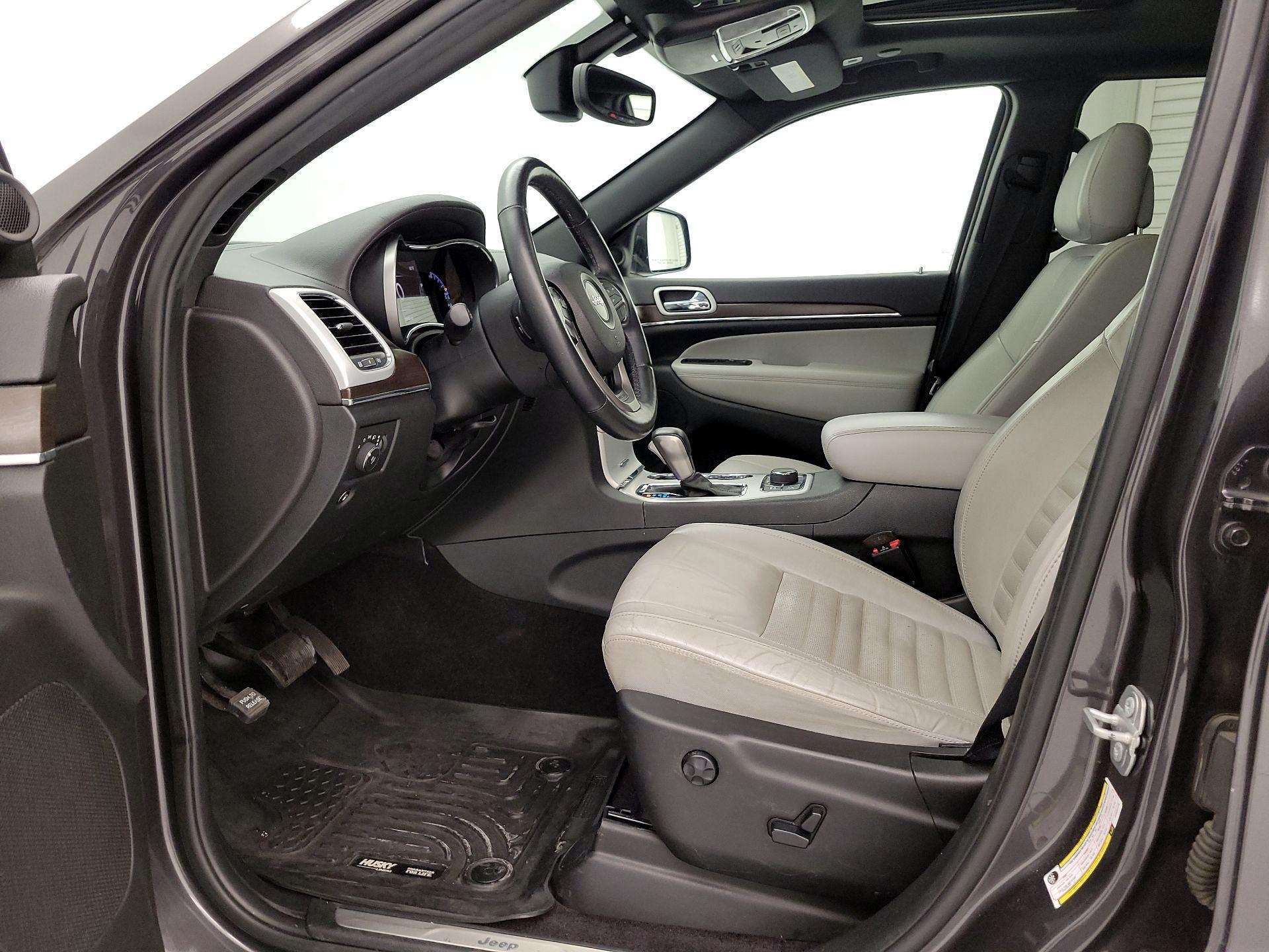 Thumbnail: 2018 Jeep Grand Cherokee - 11