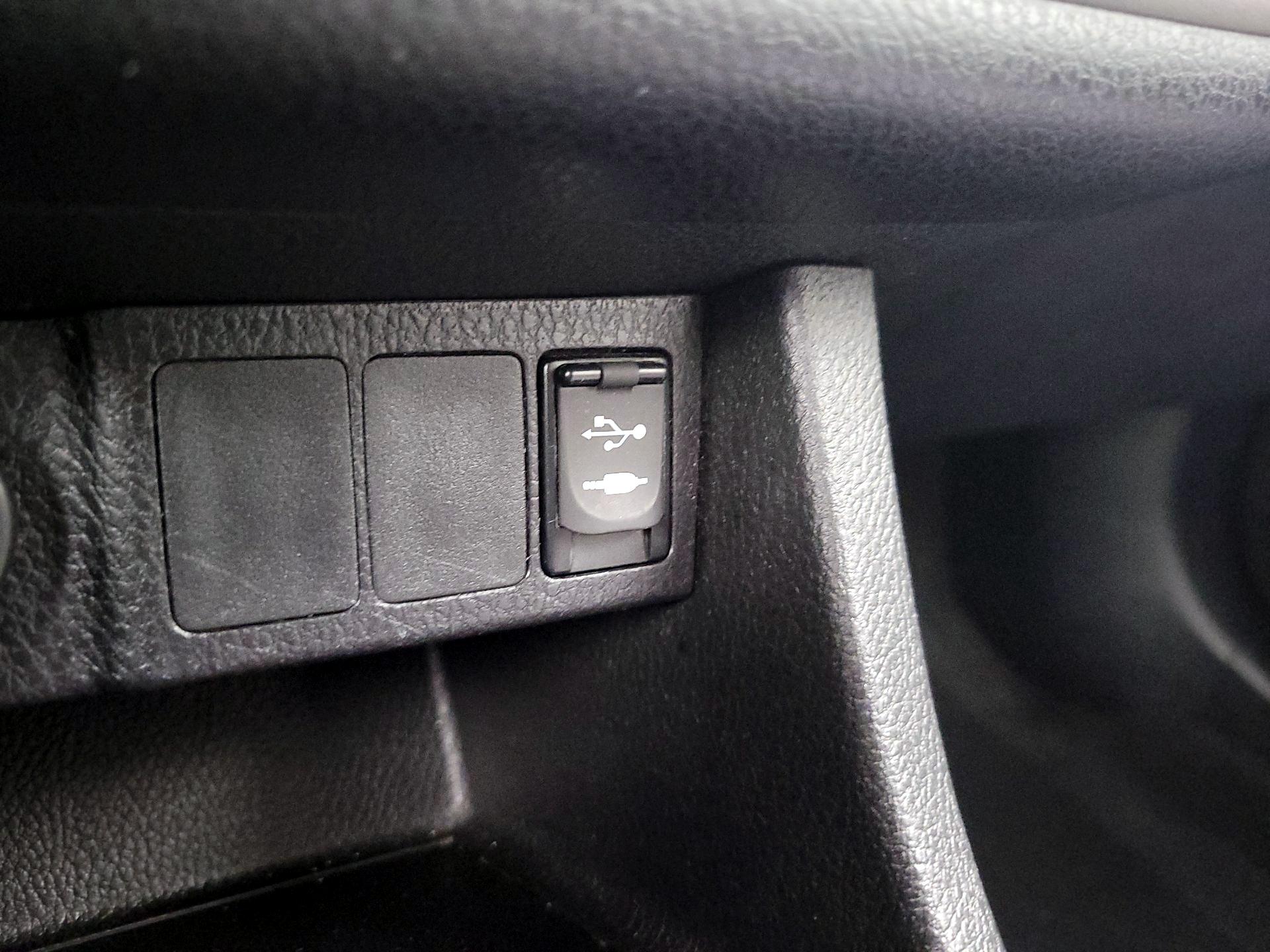 Thumbnail: 2019 Toyota Corolla - 18