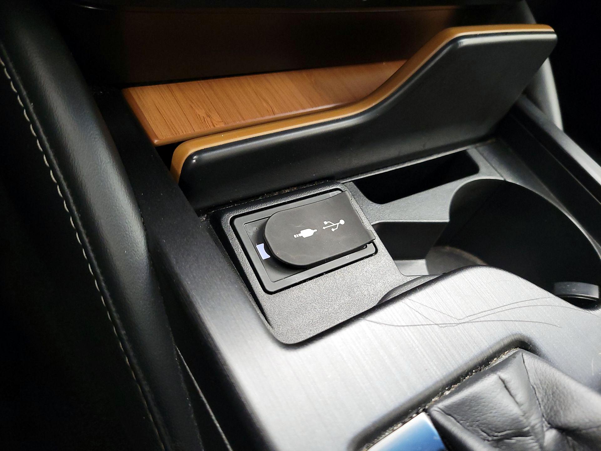 Thumbnail: 2019 Lexus ES - 19