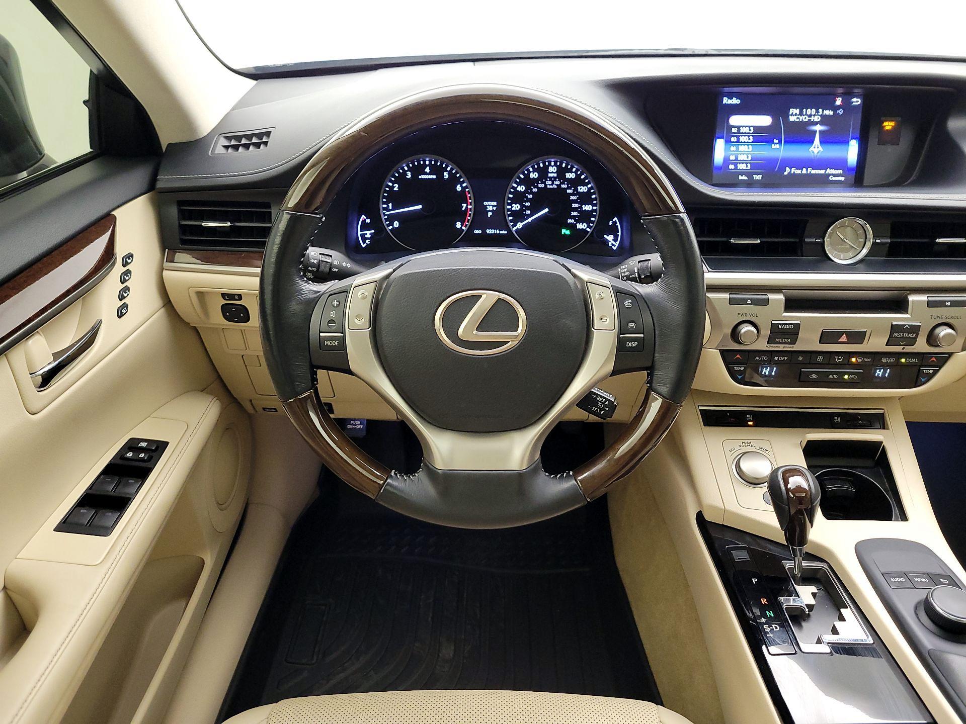 Thumbnail: 2015 Lexus ES - 10