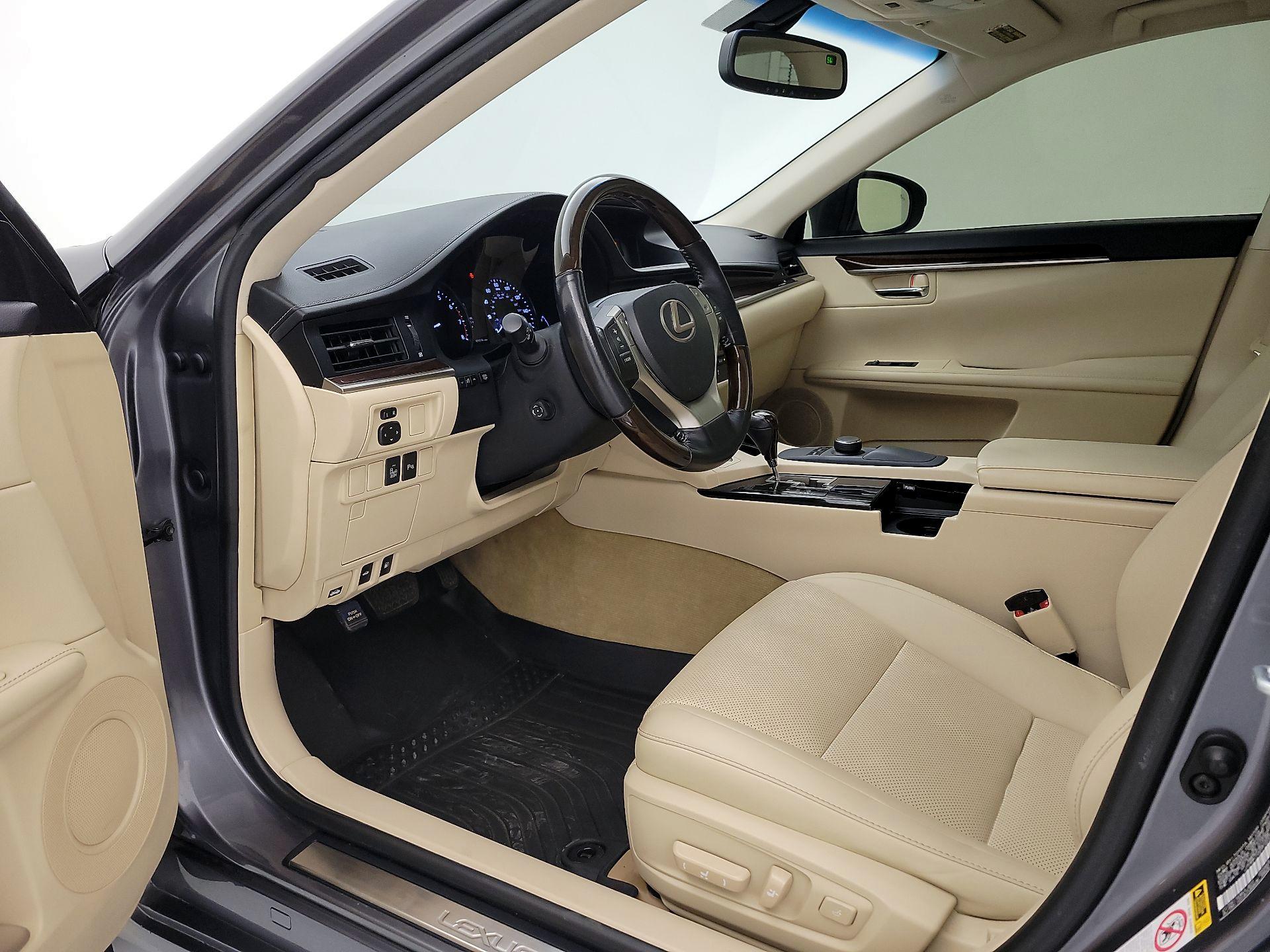 Thumbnail: 2015 Lexus ES - 11