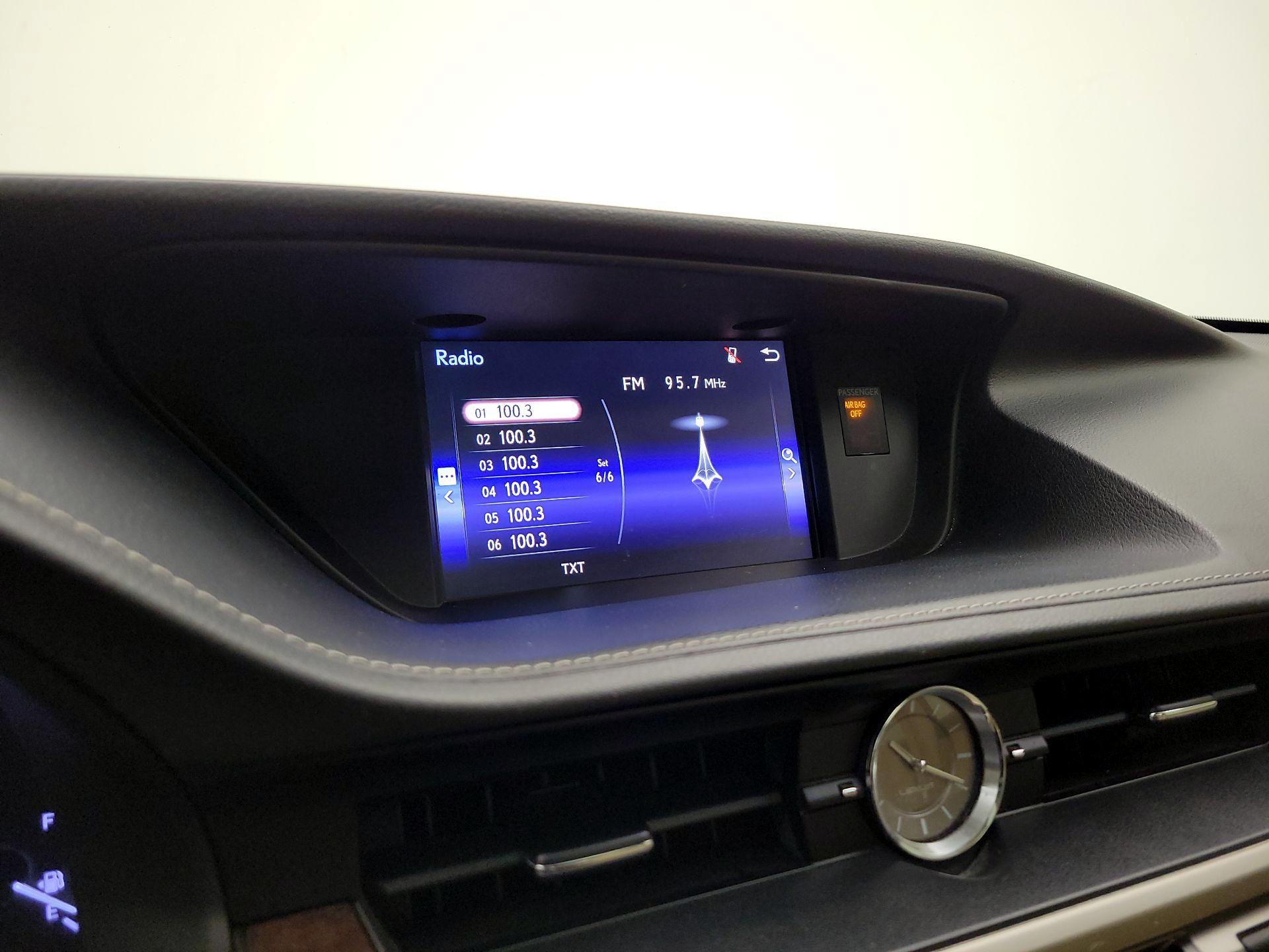 Thumbnail: 2015 Lexus ES - 15