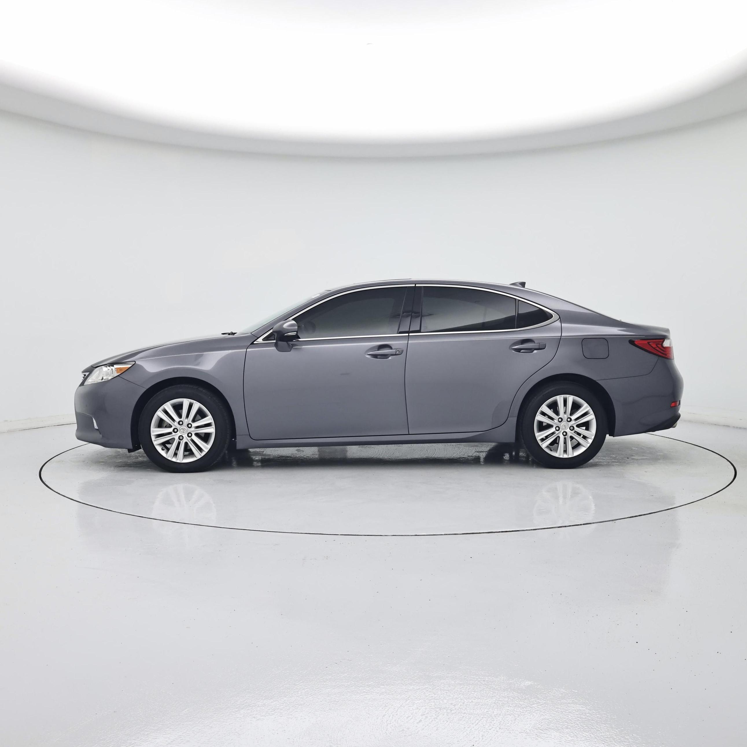 Thumbnail: 2015 Lexus ES - 3