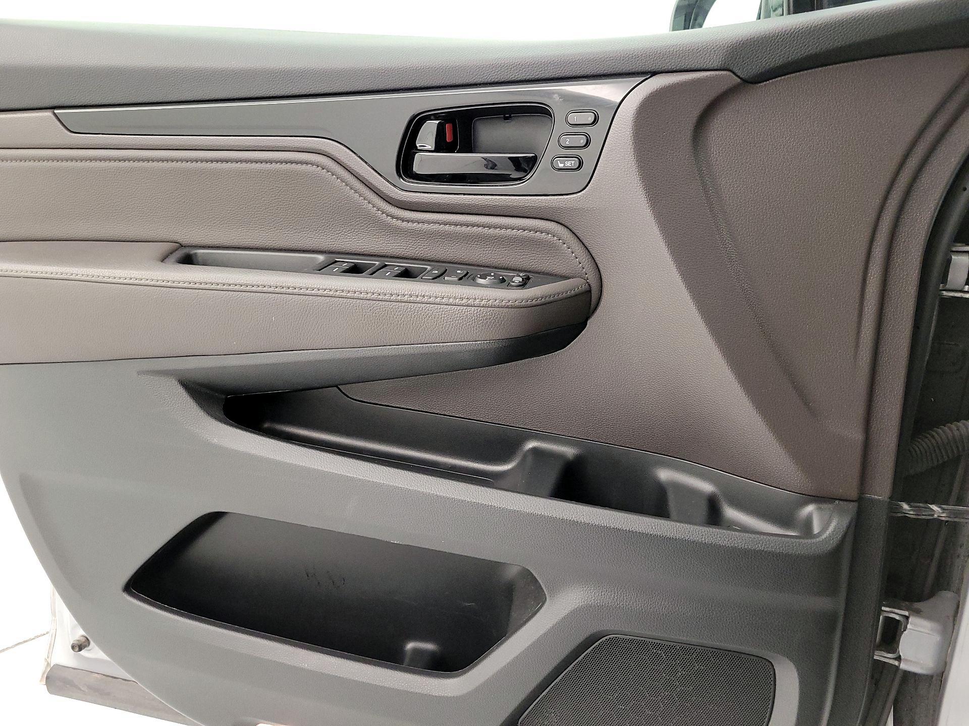 Thumbnail: 2019 Honda Odyssey - 12