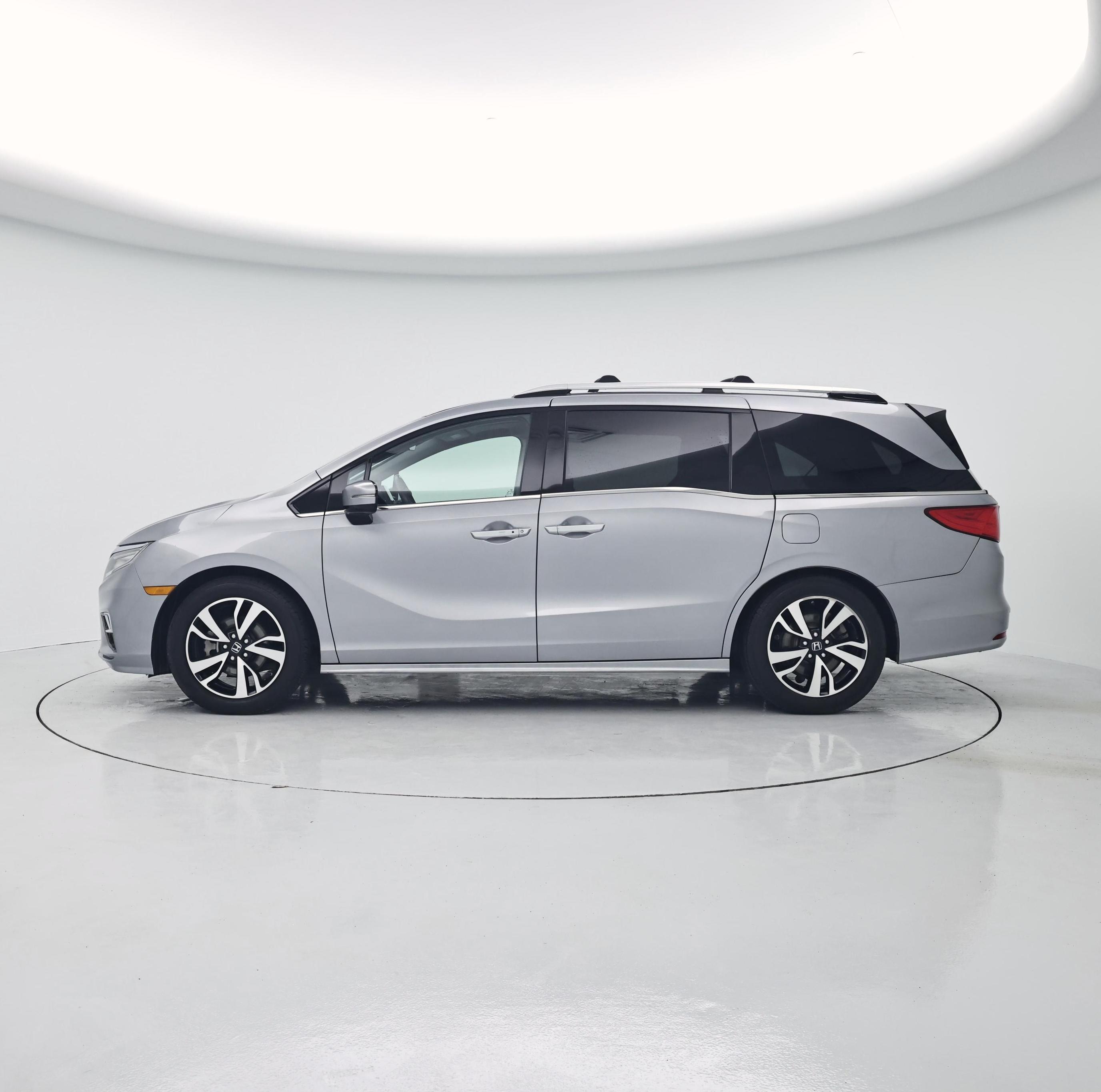 Thumbnail: 2019 Honda Odyssey - 3