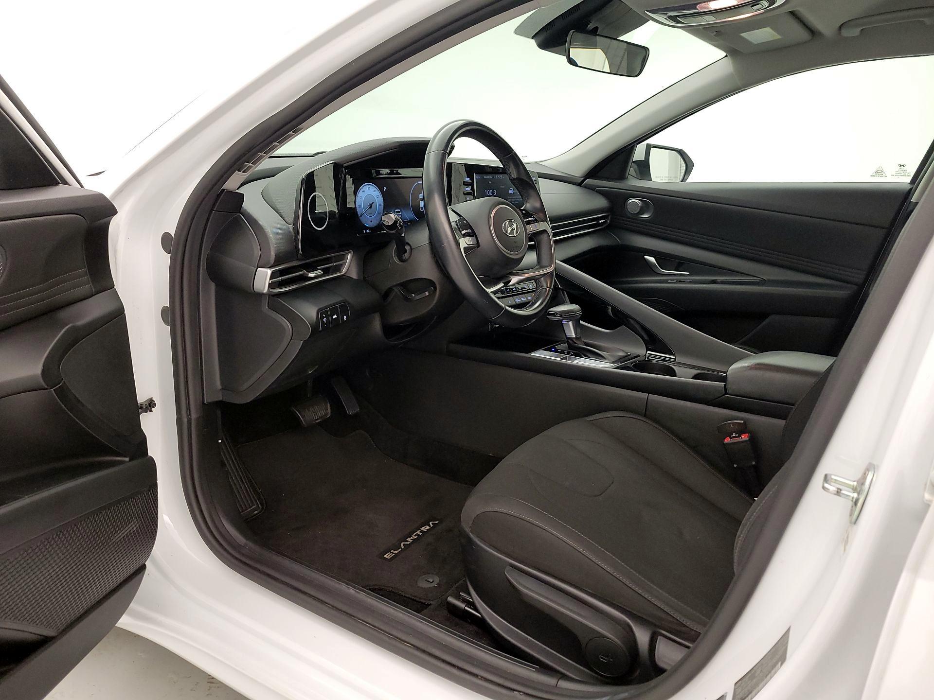 Thumbnail: 2021 Hyundai Elantra - 11