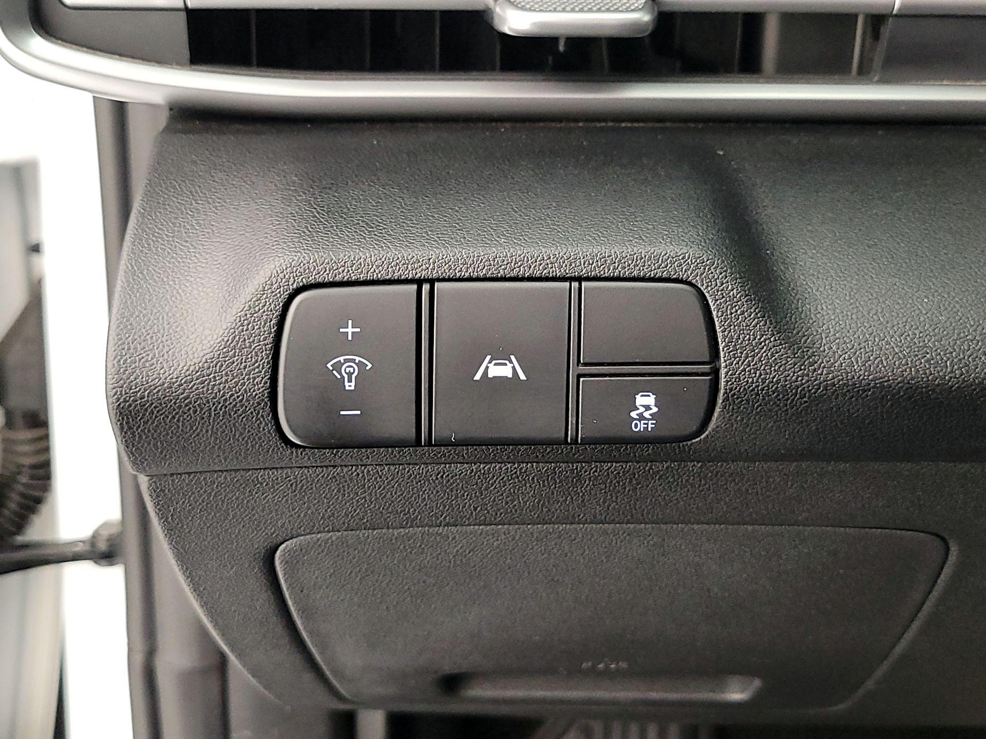 Thumbnail: 2021 Hyundai Elantra - 13