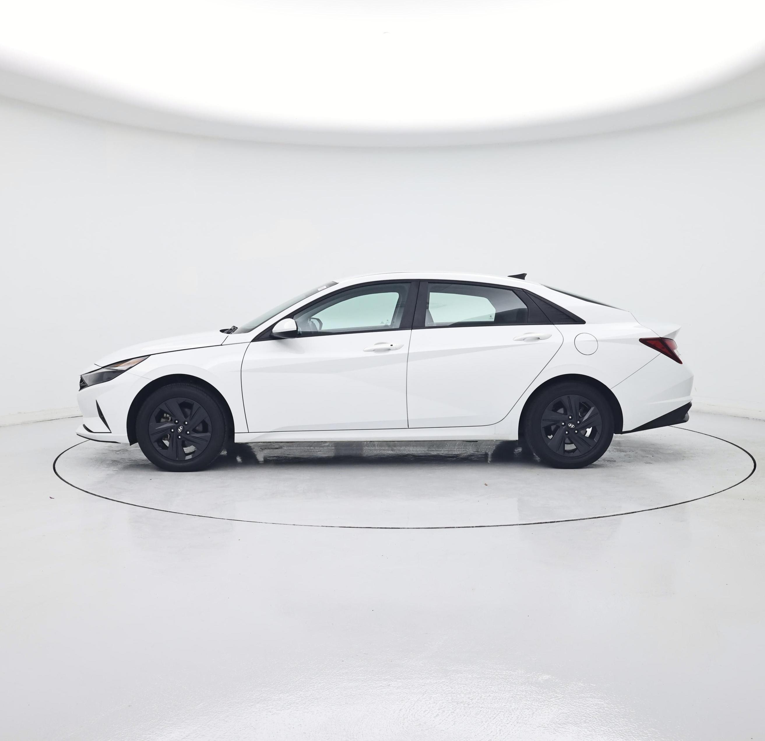 Thumbnail: 2021 Hyundai Elantra - 3