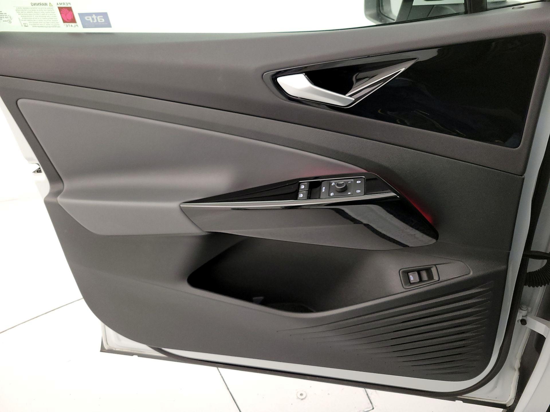 Thumbnail: 2021 Volkswagen ID.4 - 12