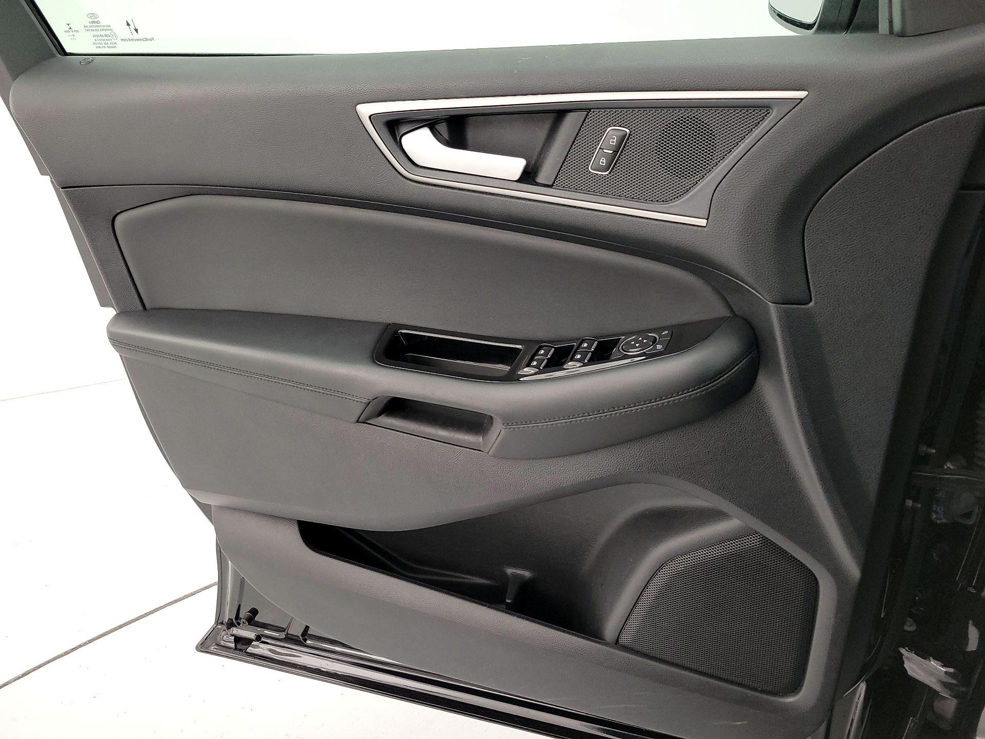 Thumbnail: 2020 Ford Edge - 12