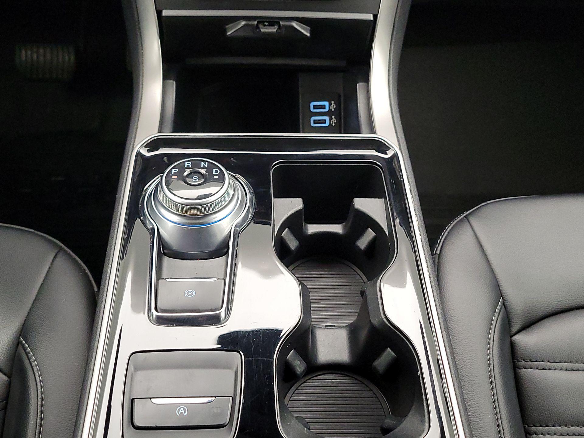 Thumbnail: 2020 Ford Edge - 18