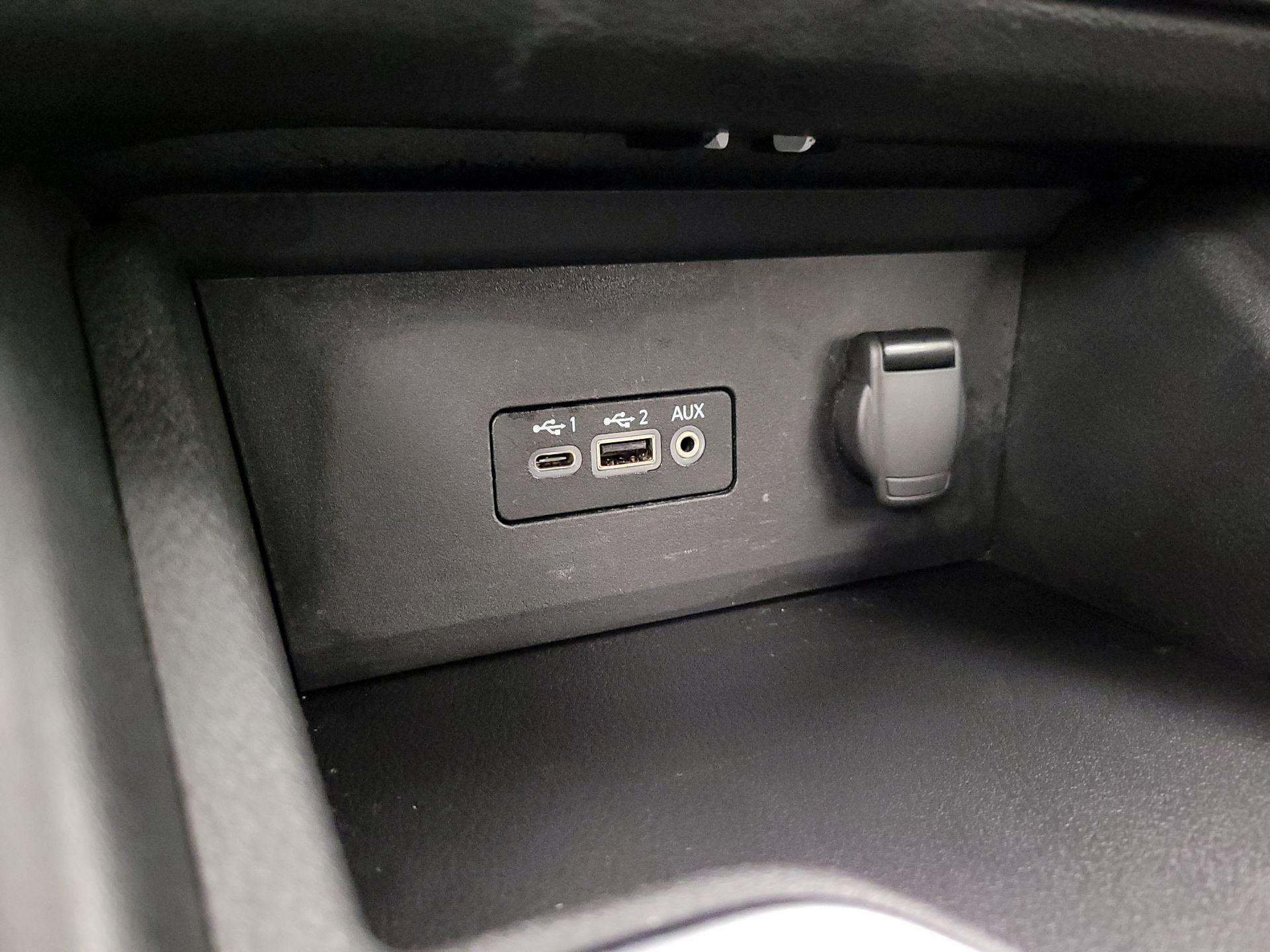 Thumbnail: 2021 Nissan Sentra - 18