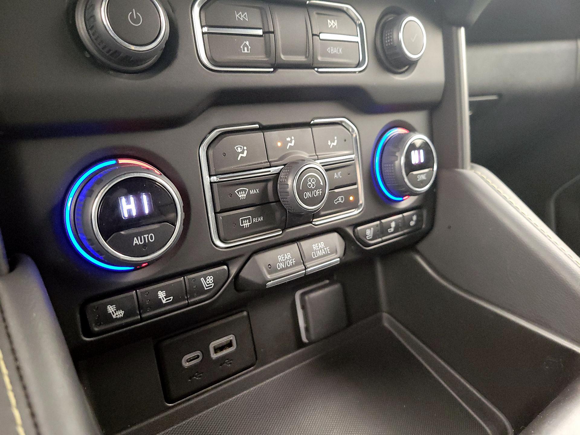 Thumbnail: 2024 Chevrolet Tahoe - 17