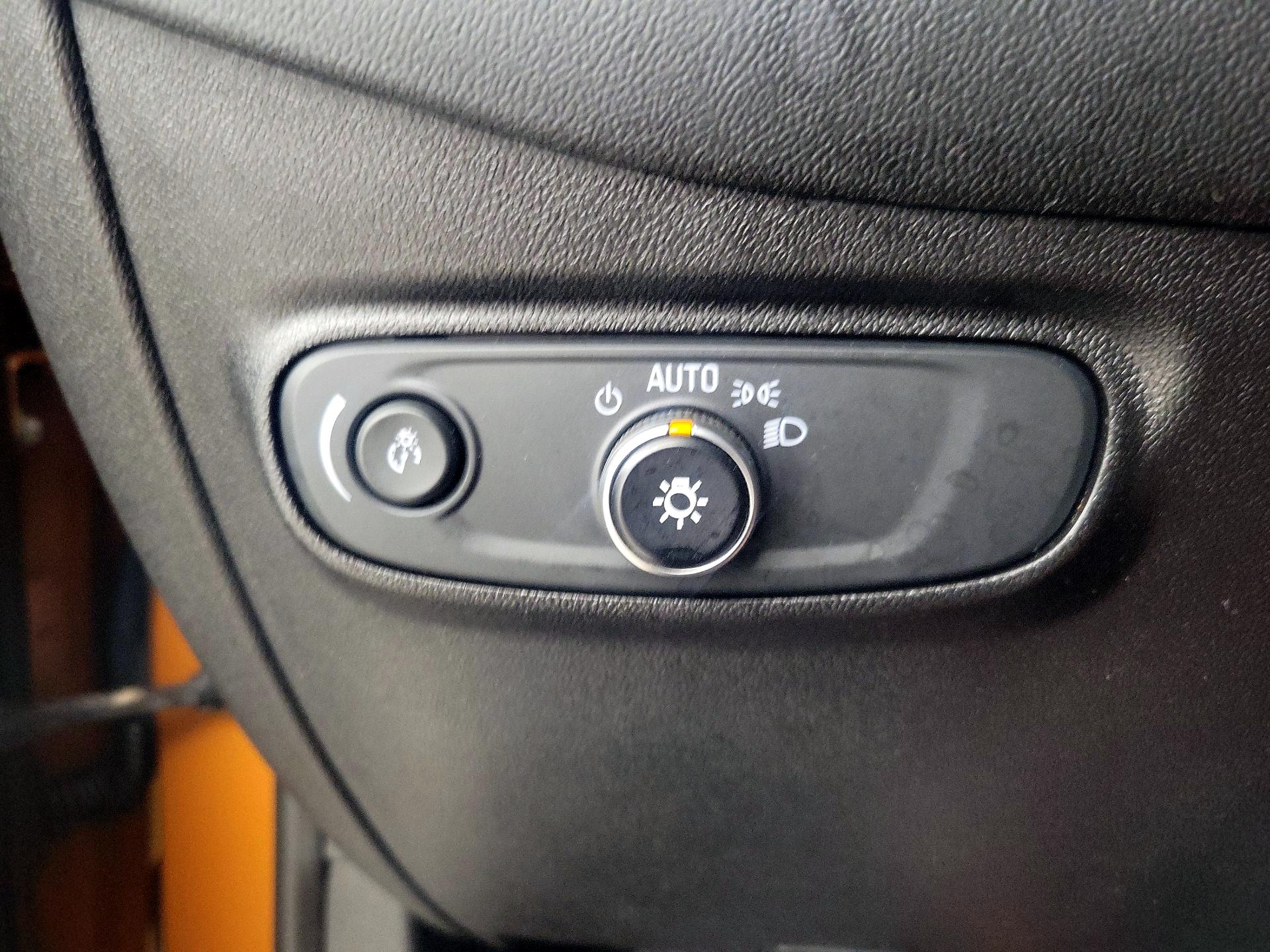 Thumbnail: 2018 Chevrolet Equinox - 13