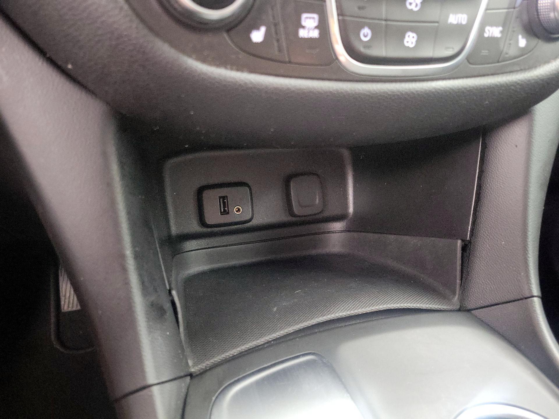 Thumbnail: 2018 Chevrolet Equinox - 18