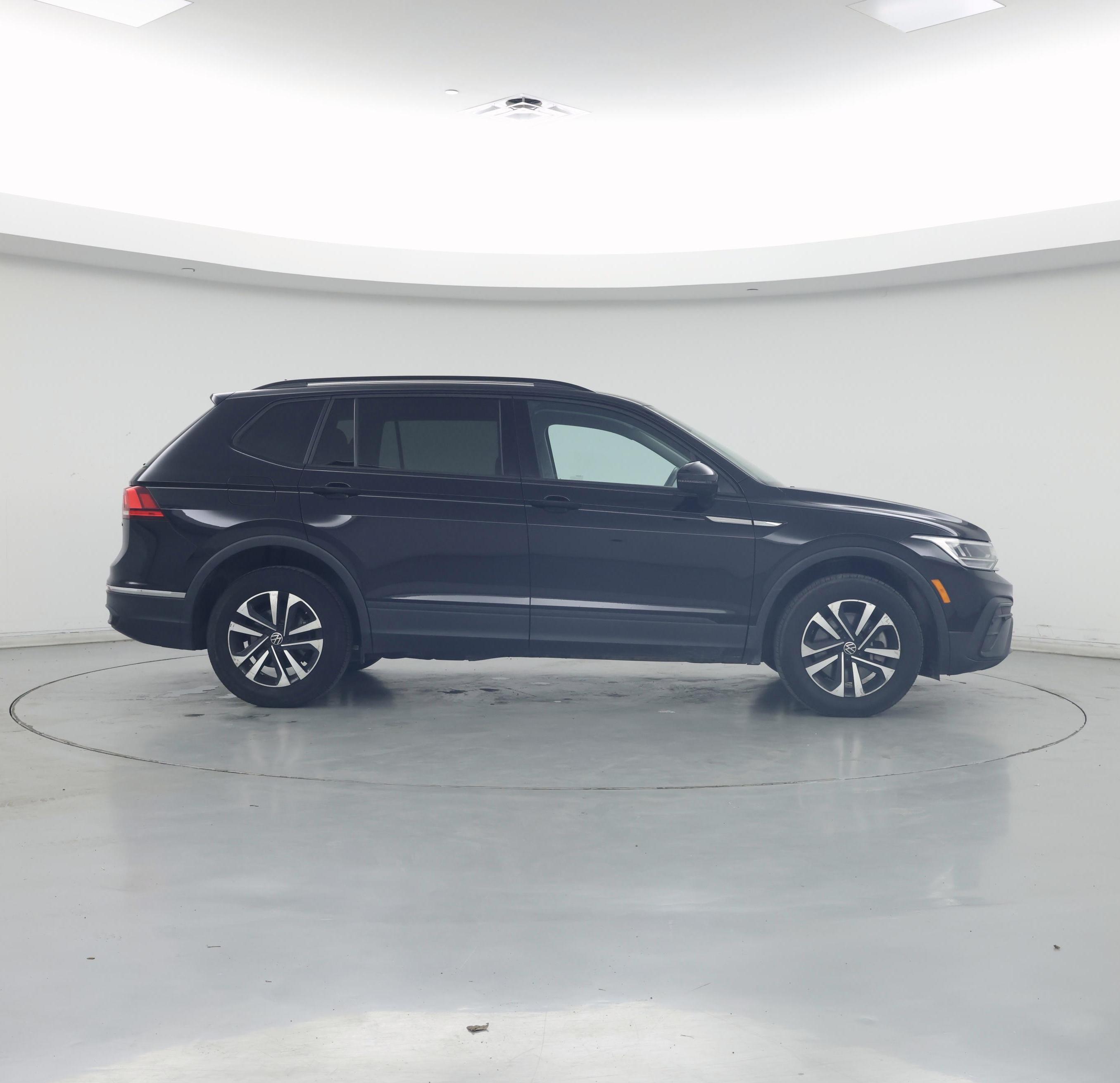 Thumbnail: 2022 Volkswagen Tiguan - 7