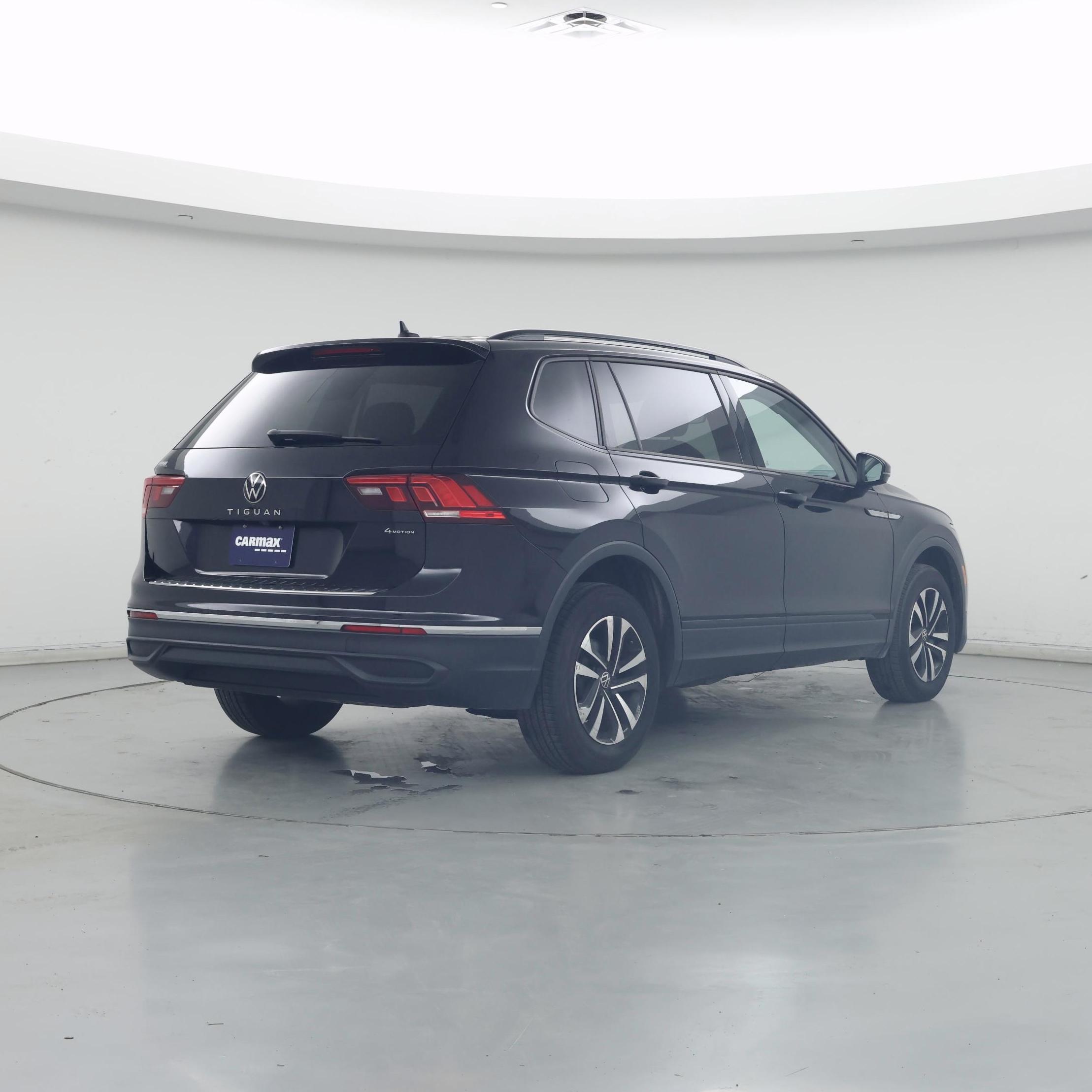 Thumbnail: 2022 Volkswagen Tiguan - 8