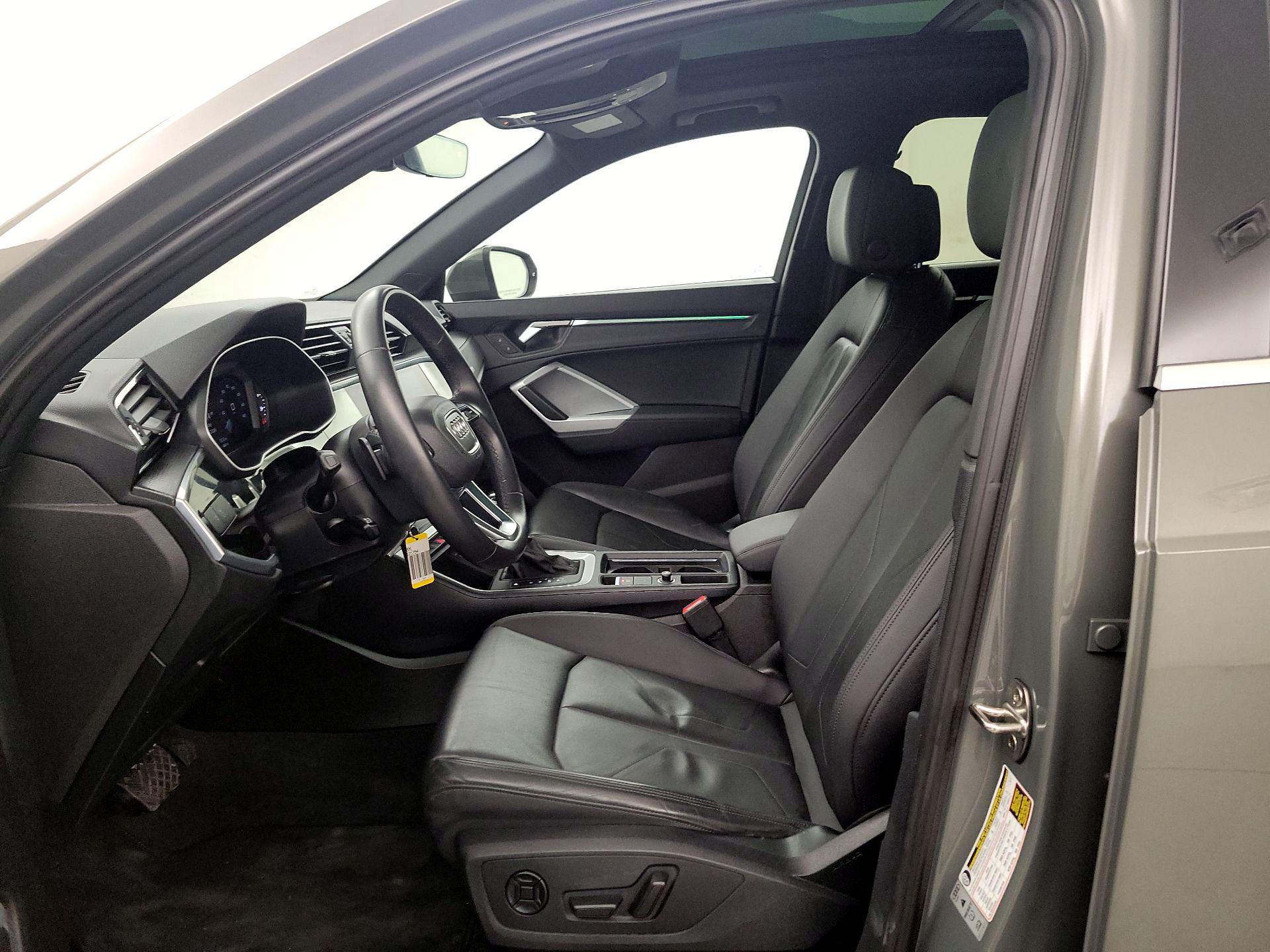 Thumbnail: 2022 Audi Q3 - 11