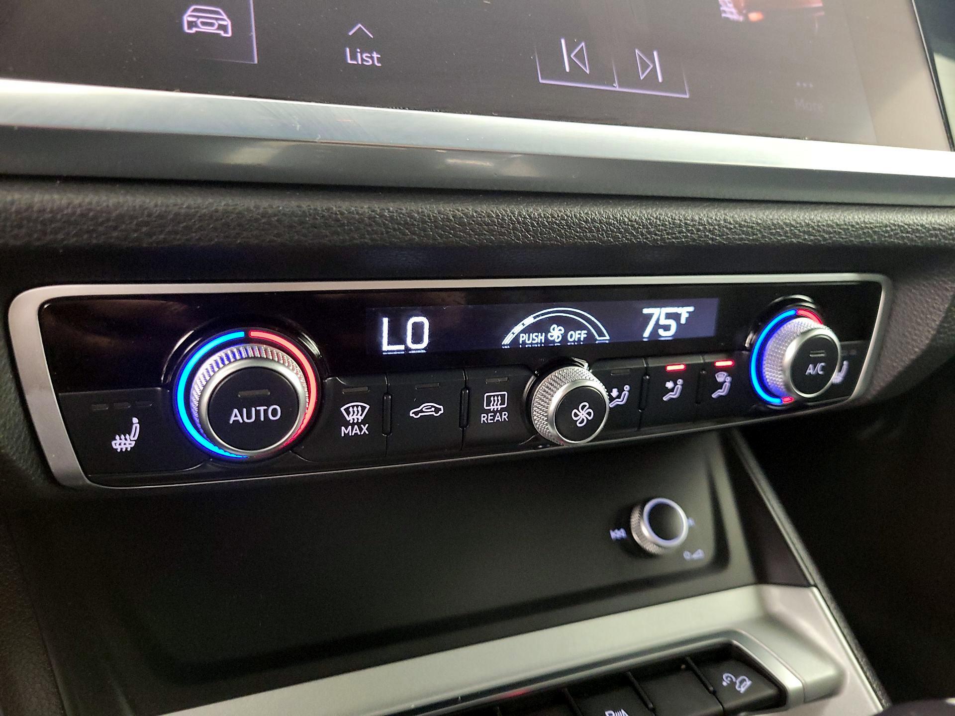 Thumbnail: 2022 Audi Q3 - 16