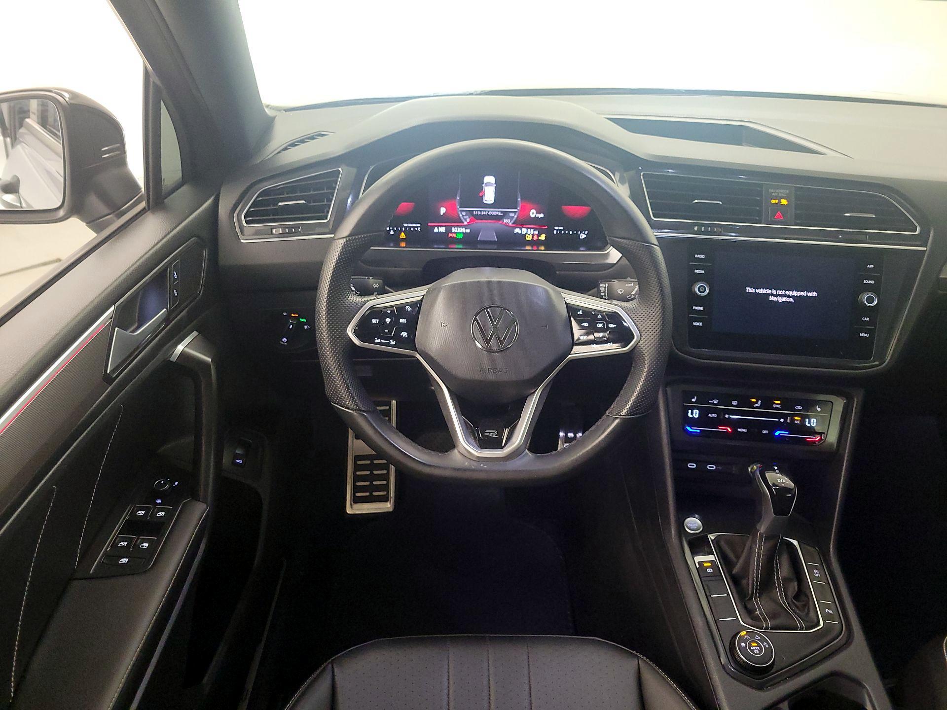 Thumbnail: 2022 Volkswagen Tiguan - 10