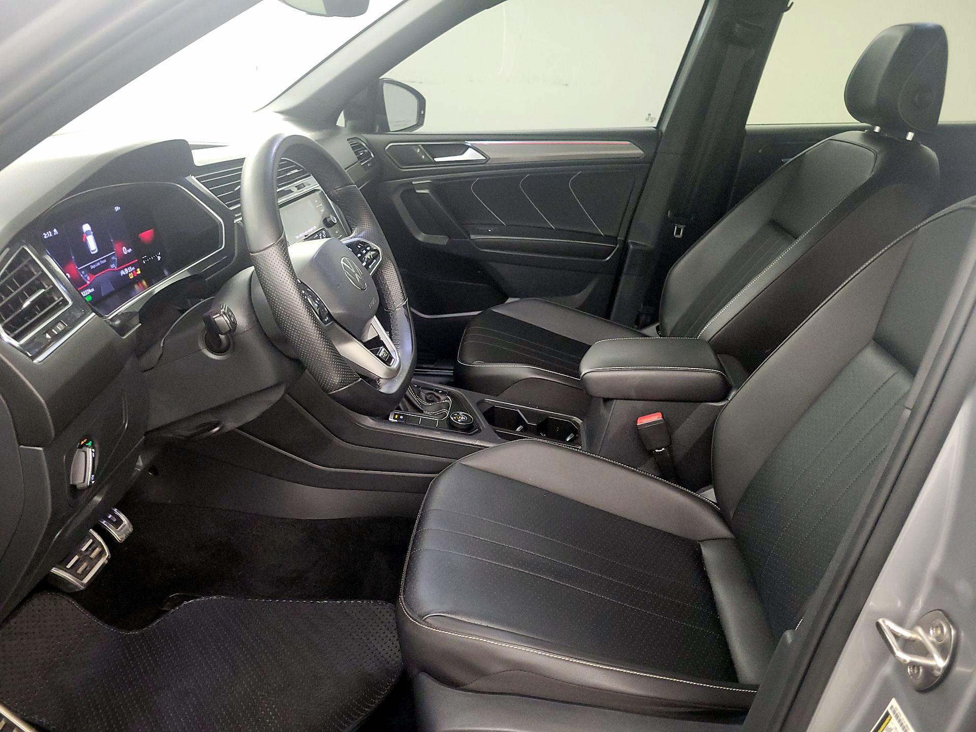 Thumbnail: 2022 Volkswagen Tiguan - 11