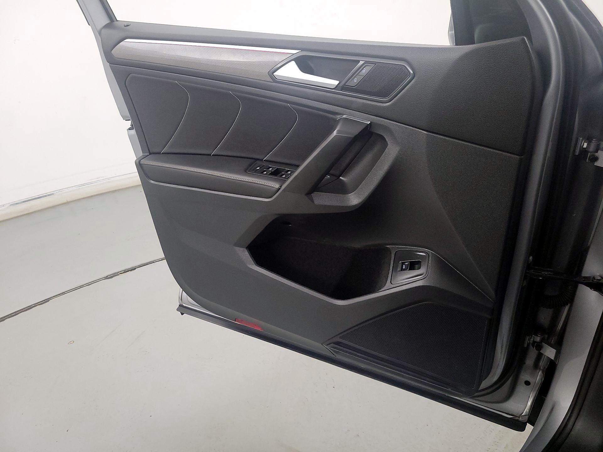 Thumbnail: 2022 Volkswagen Tiguan - 12