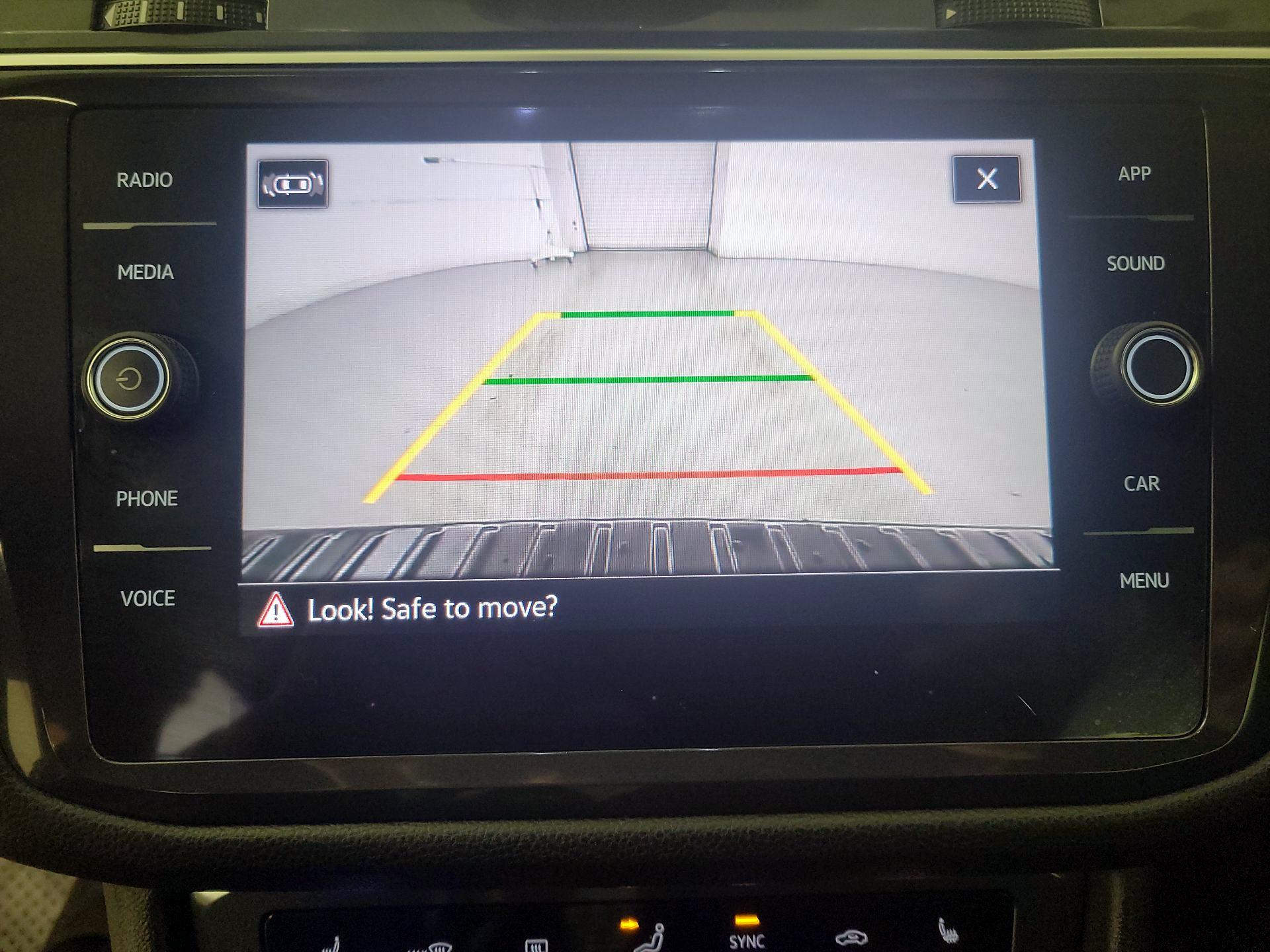 Thumbnail: 2022 Volkswagen Tiguan - 15