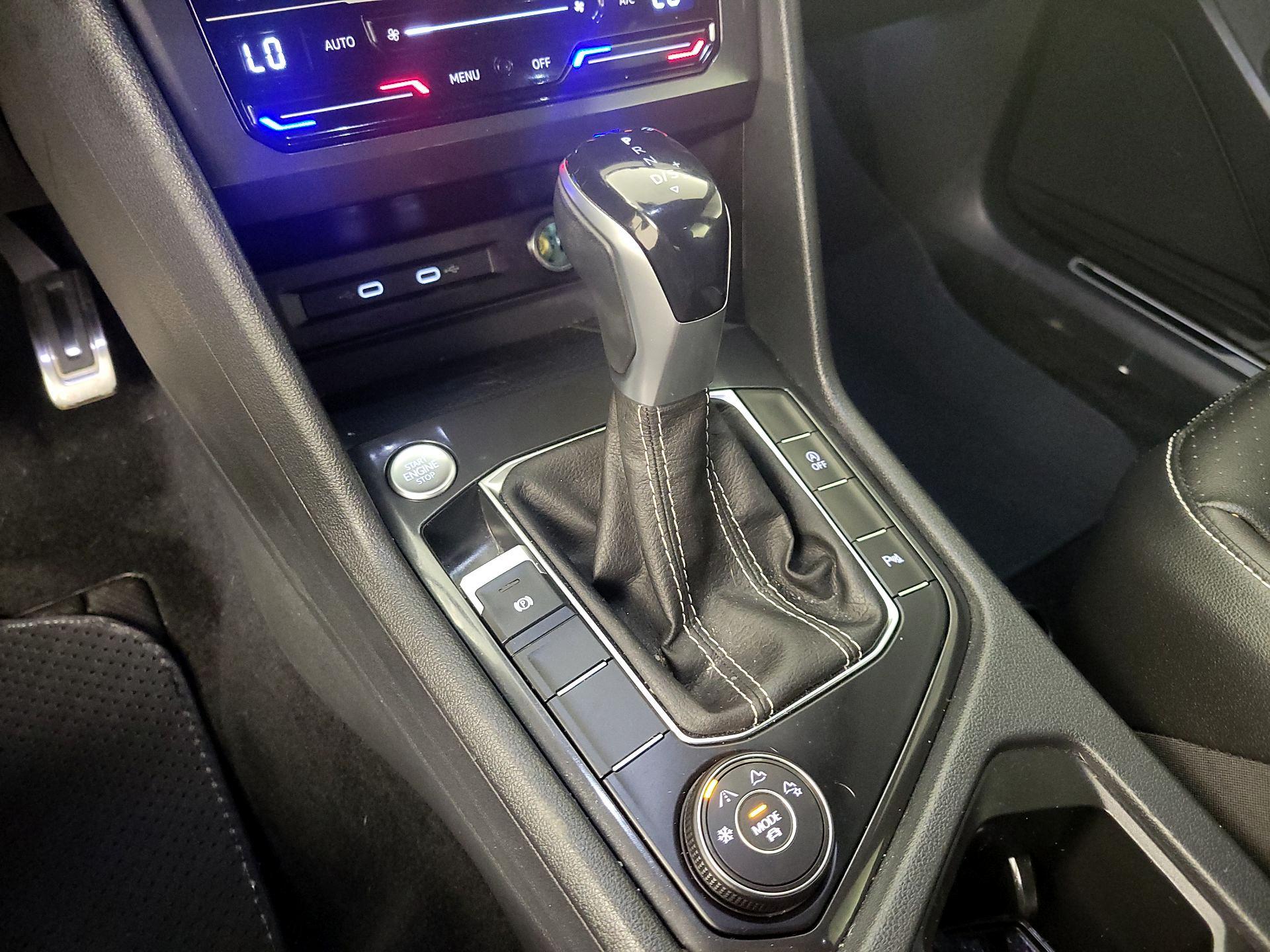 Thumbnail: 2022 Volkswagen Tiguan - 18