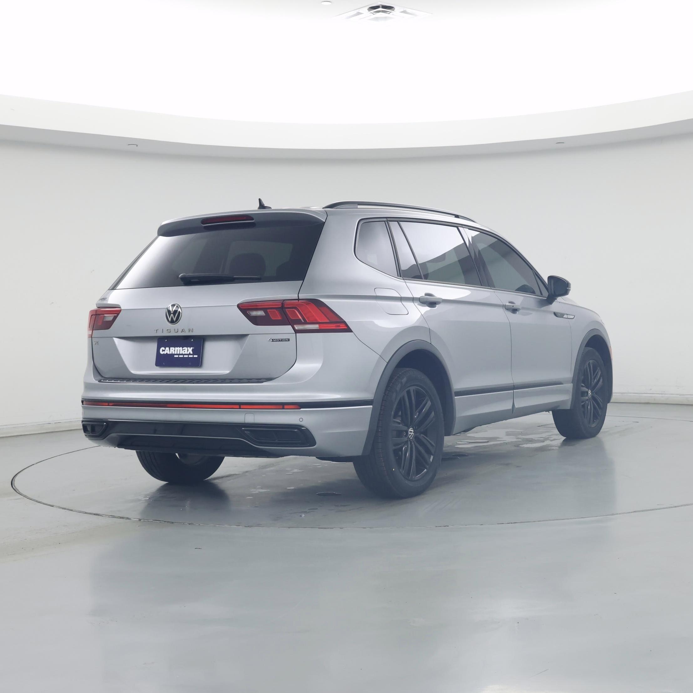 Thumbnail: 2022 Volkswagen Tiguan - 8