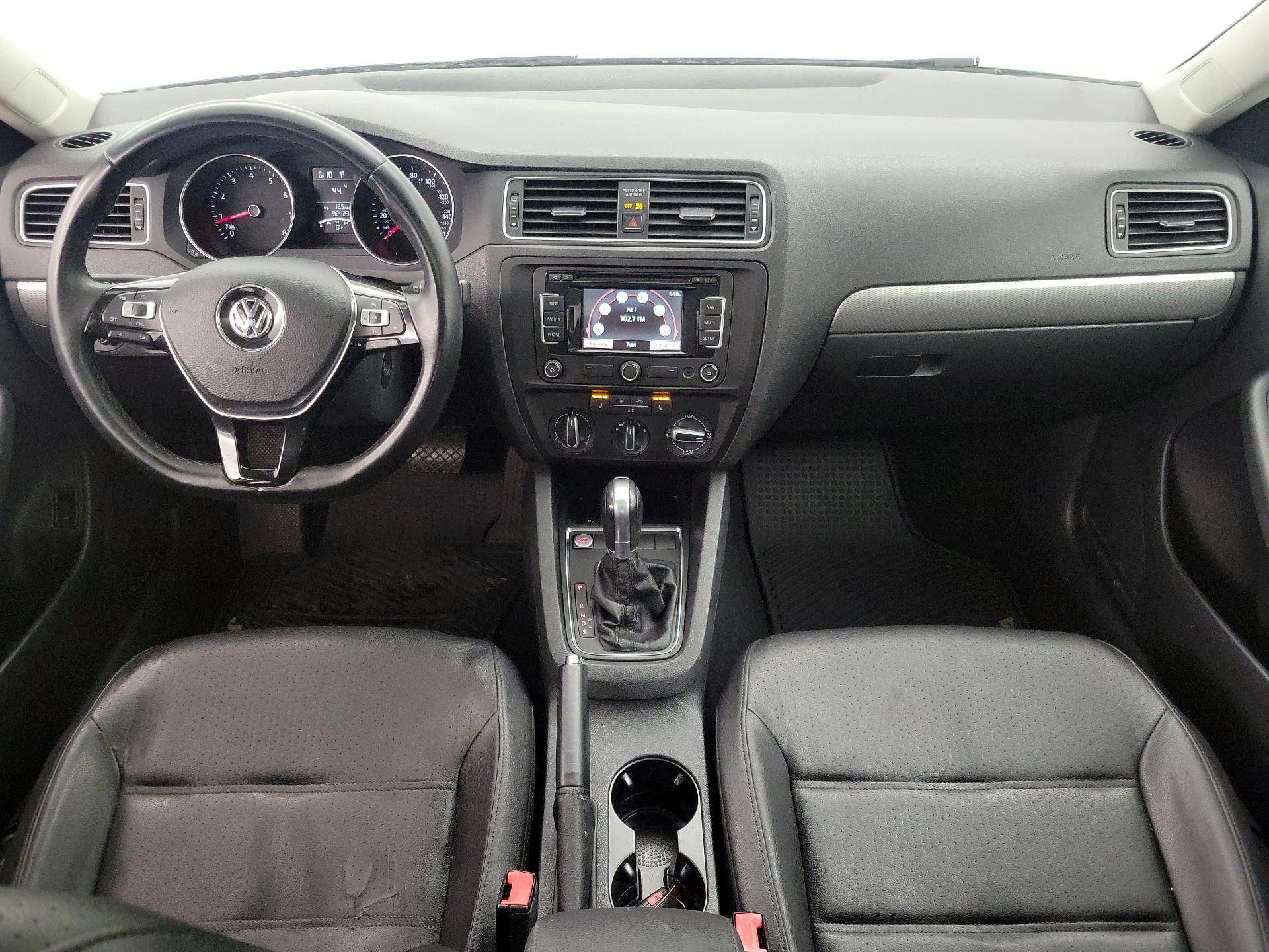 Thumbnail: 2015 Volkswagen Jetta - 9