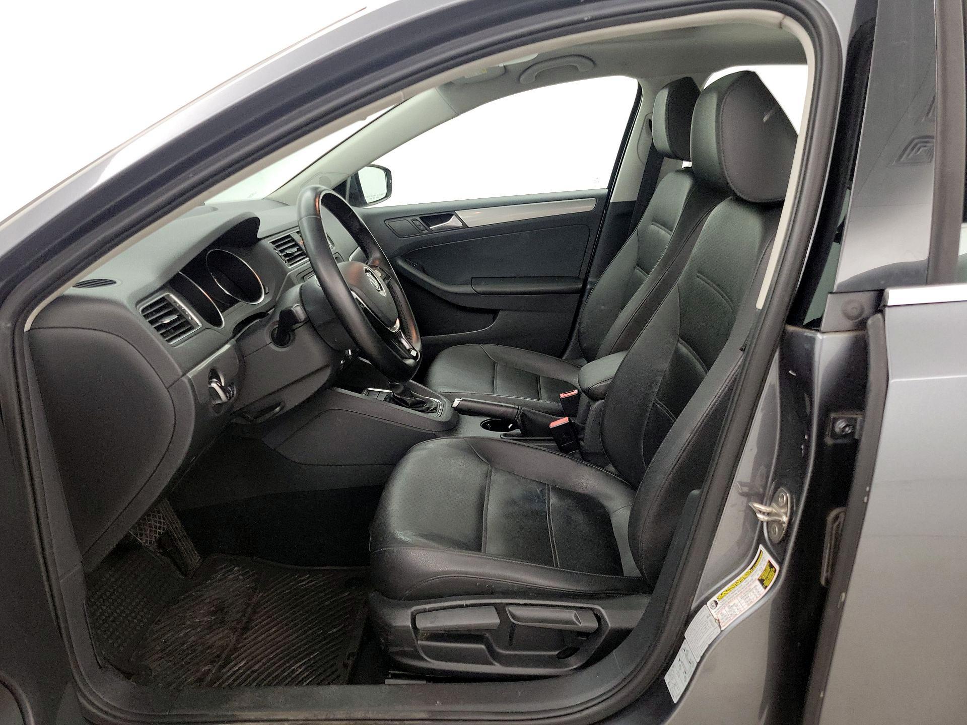 Thumbnail: 2015 Volkswagen Jetta - 11