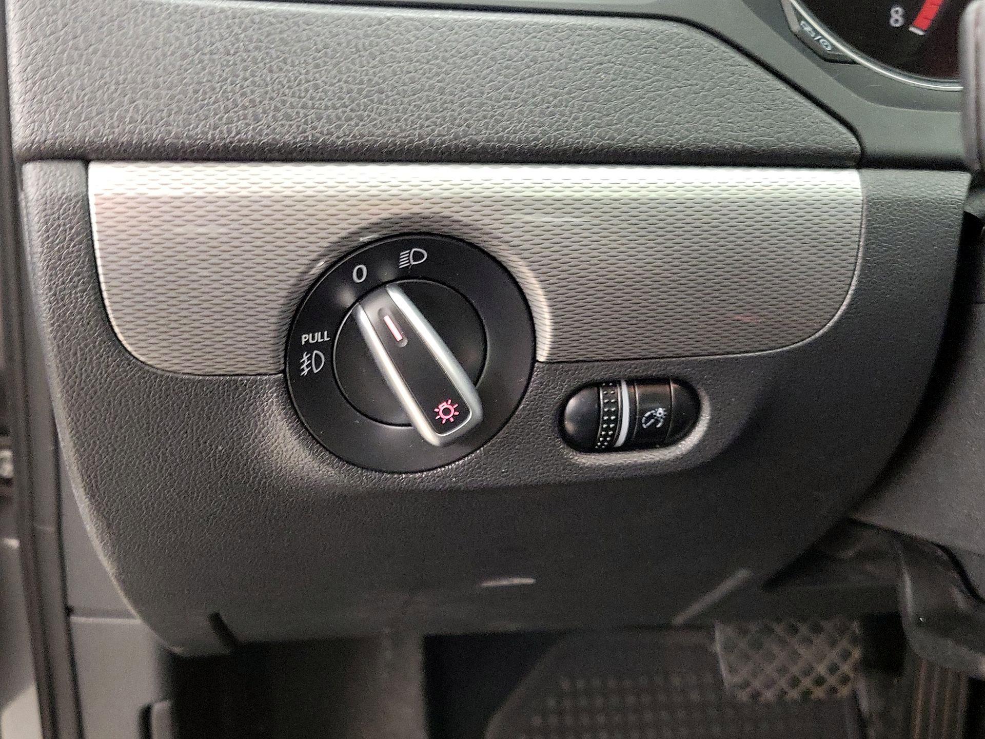 Thumbnail: 2015 Volkswagen Jetta - 13