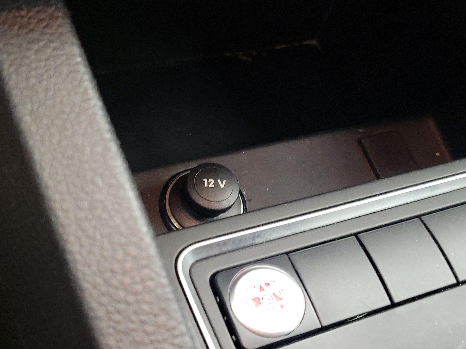 Thumbnail: 2015 Volkswagen Jetta - 18