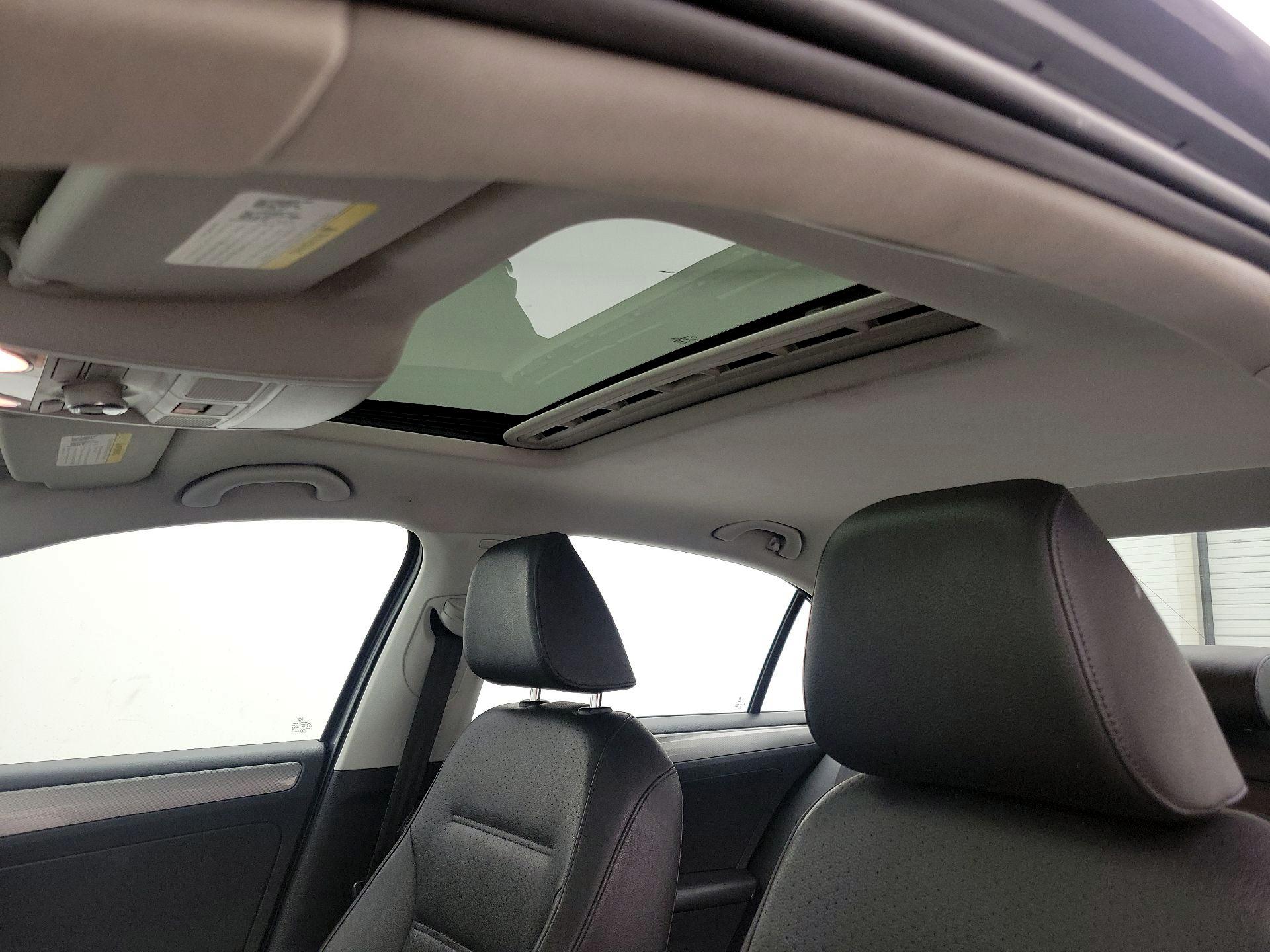 Thumbnail: 2015 Volkswagen Jetta - 19