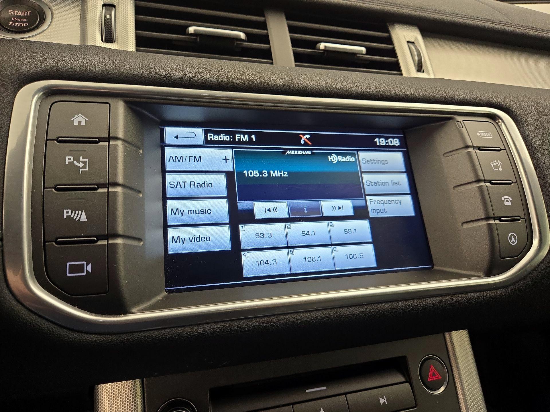 Thumbnail: 2016 Land Rover Range Rover Evoque - 16