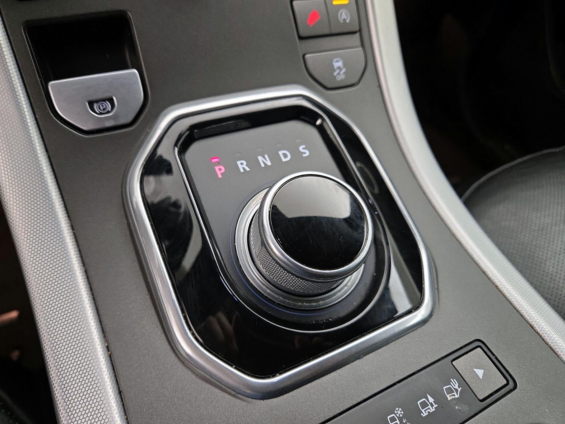 Thumbnail: 2016 Land Rover Range Rover Evoque - 18