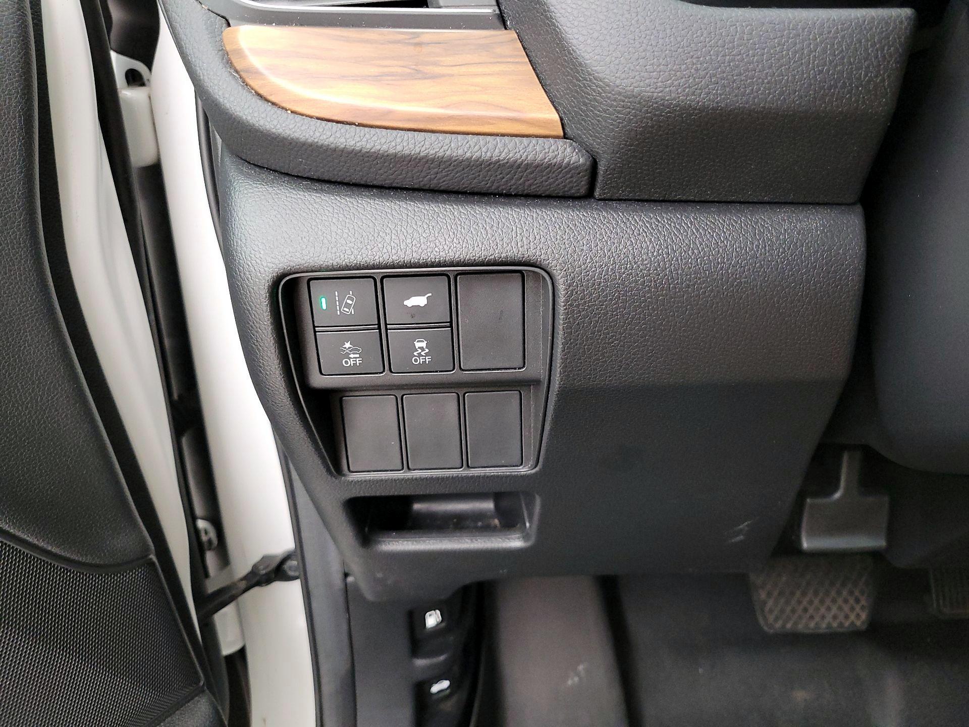 Thumbnail: 2018 Honda CR-V - 13