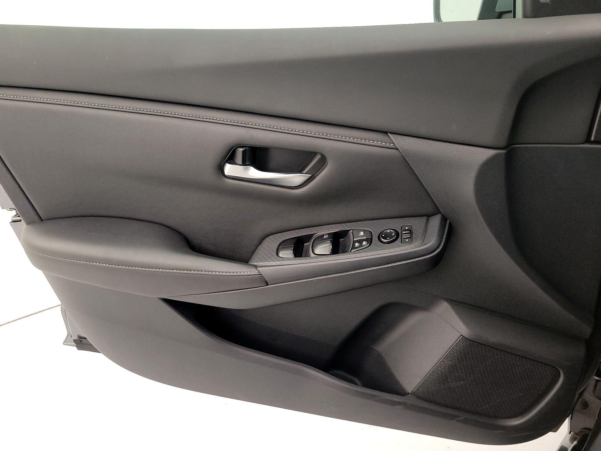 Thumbnail: 2022 Nissan Sentra - 12