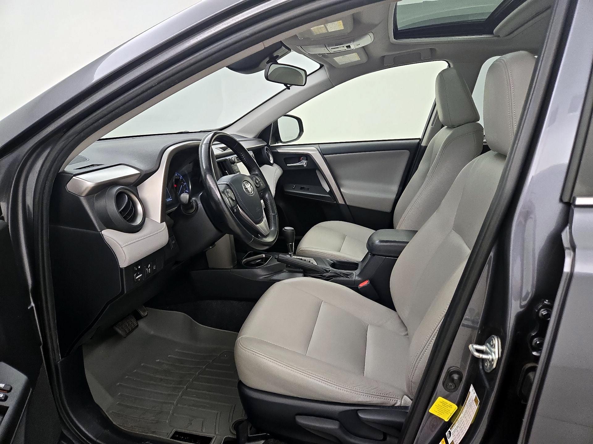 Thumbnail: 2018 Toyota RAV4 - 11