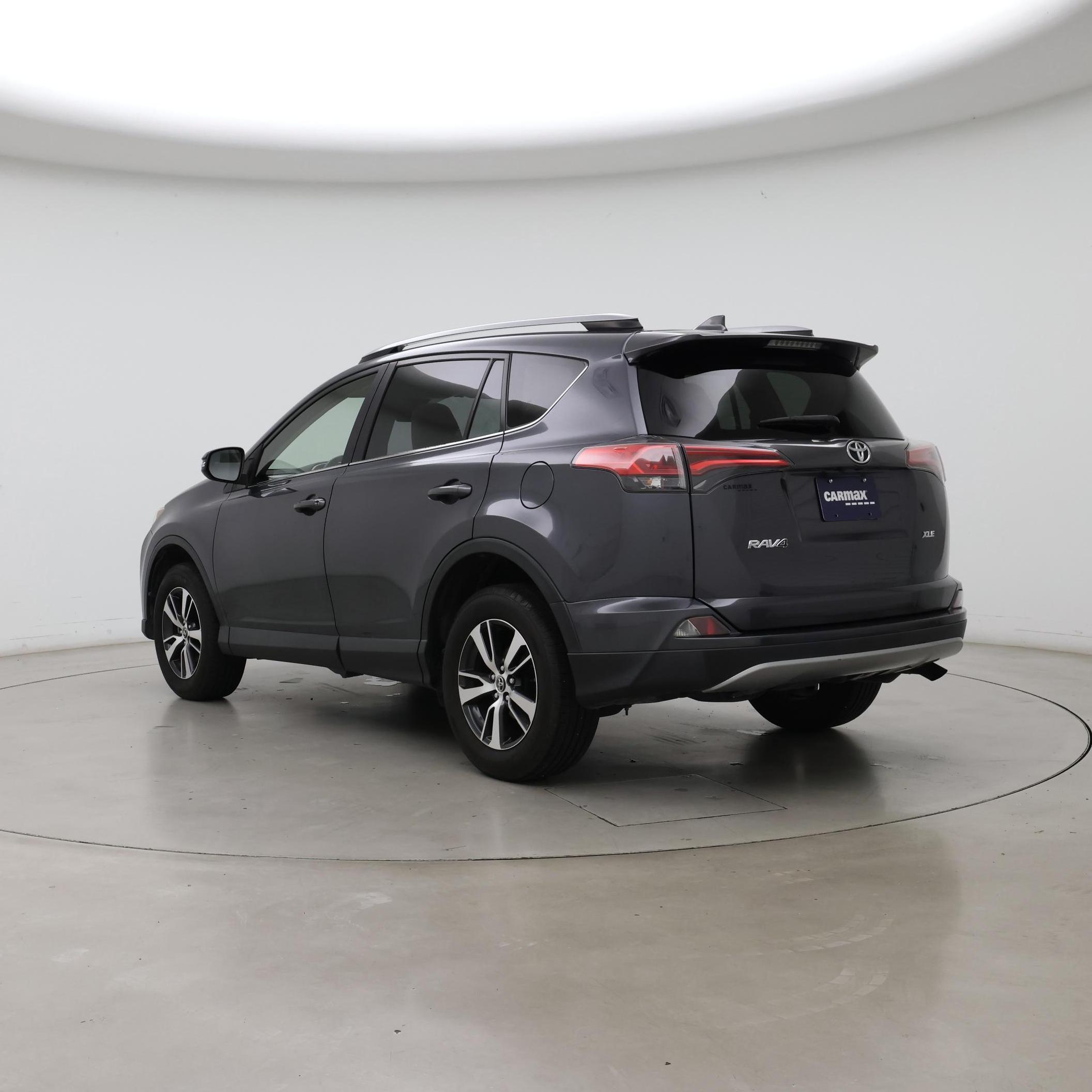 Thumbnail: 2018 Toyota RAV4 - 2