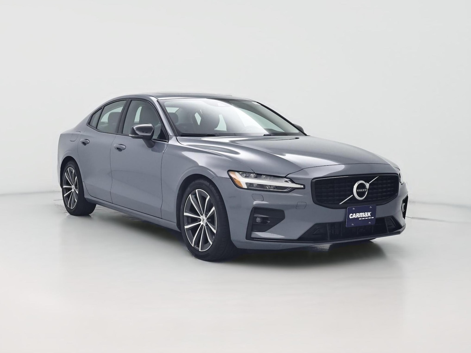 2022 Volvo S60 Momentum