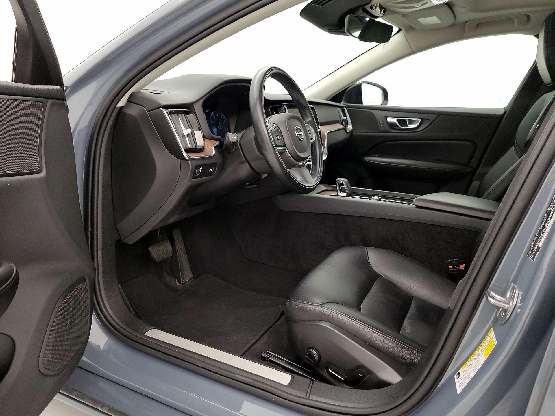 Thumbnail: 2022 Volvo S60 - 11