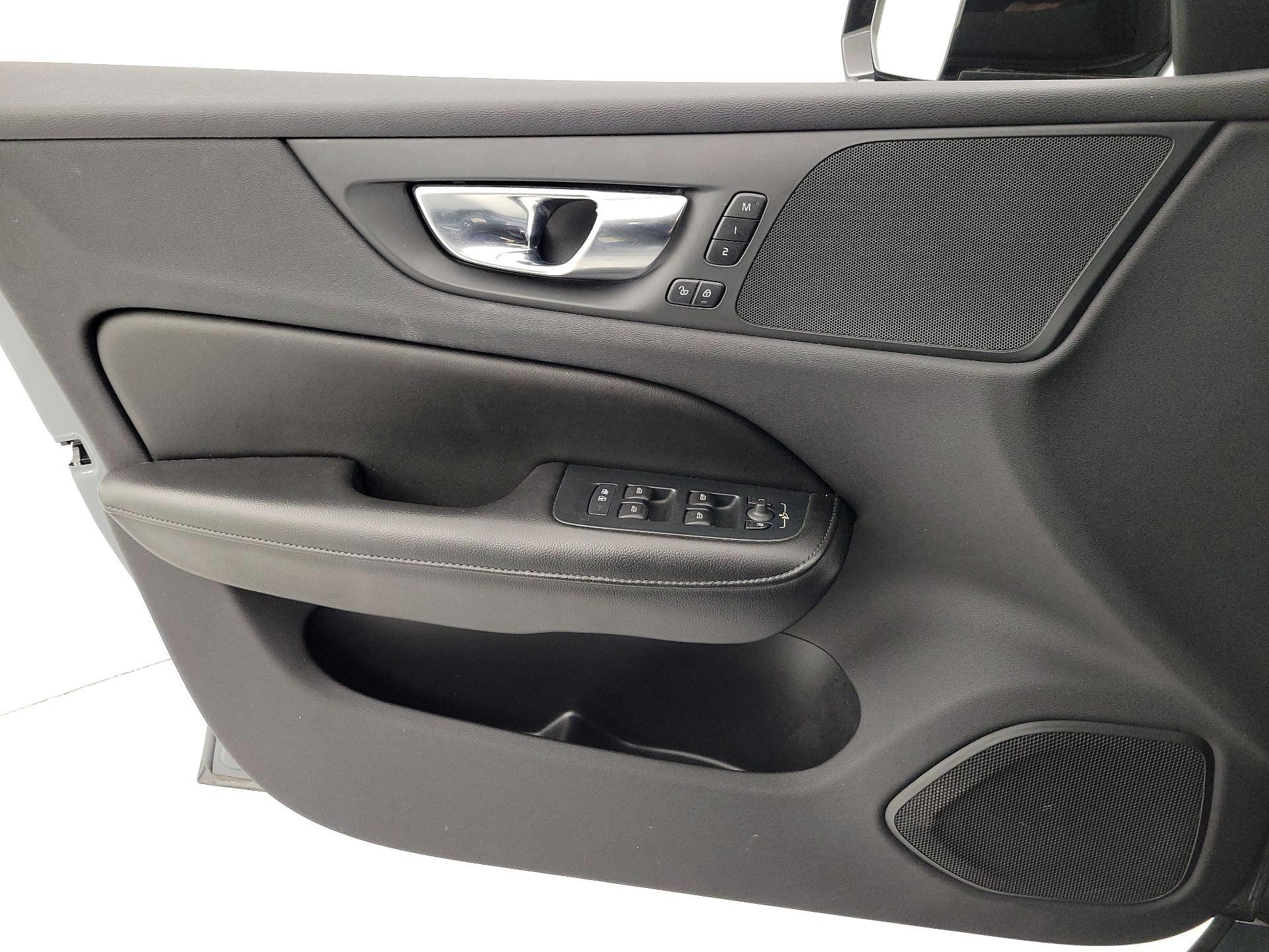 Thumbnail: 2022 Volvo S60 - 12