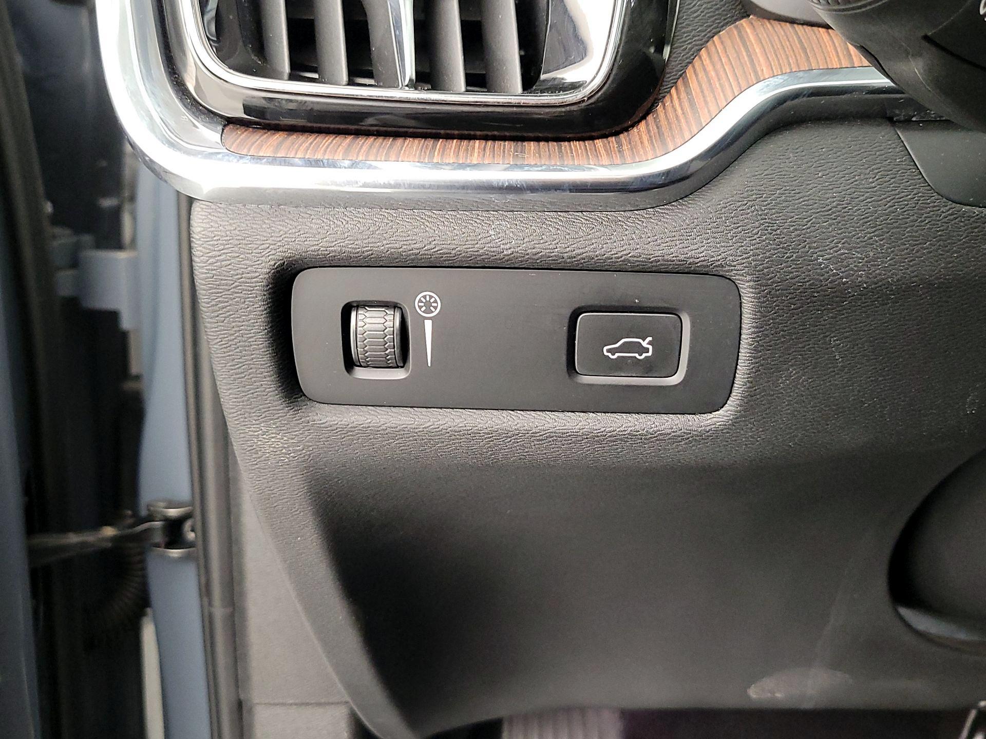 Thumbnail: 2022 Volvo S60 - 13