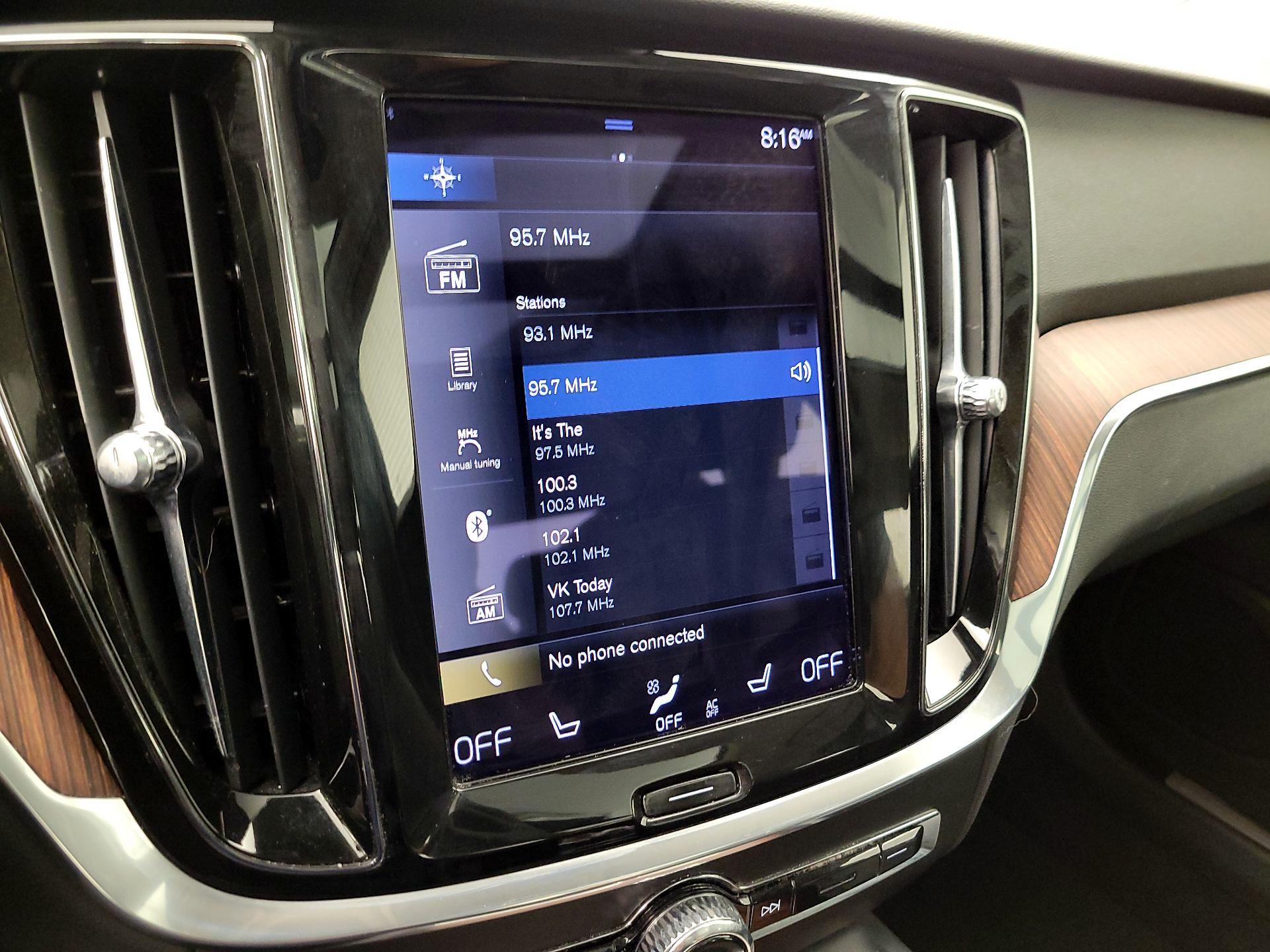 Thumbnail: 2022 Volvo S60 - 16