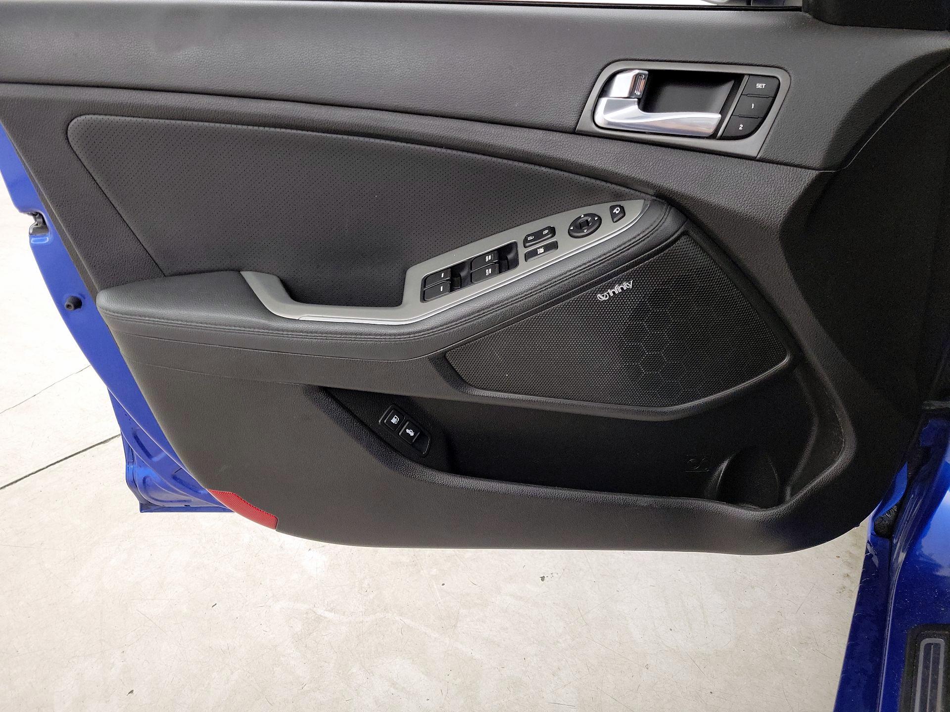 Thumbnail: 2015 Kia Optima - 12